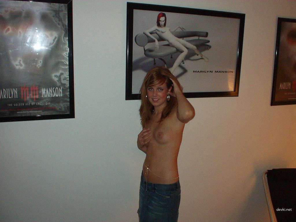 Redhead amateur babe naked - Explicit amateur porn photo shoot