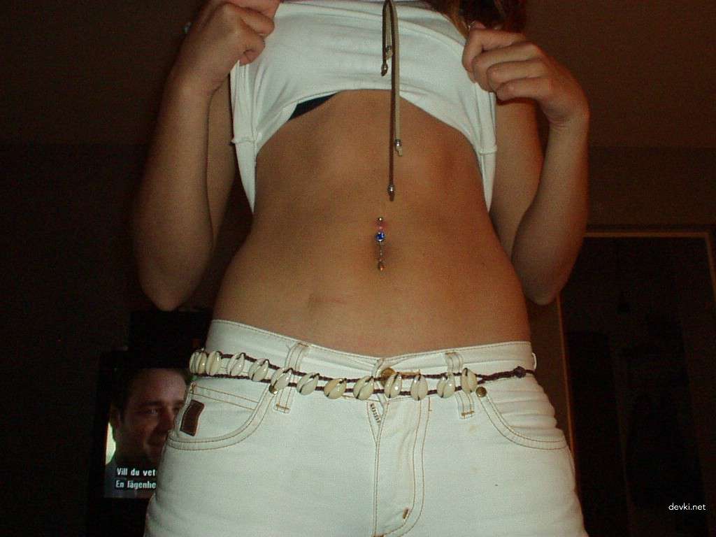 Redhead amateur babe naked - Explicit amateur porn photo shoot