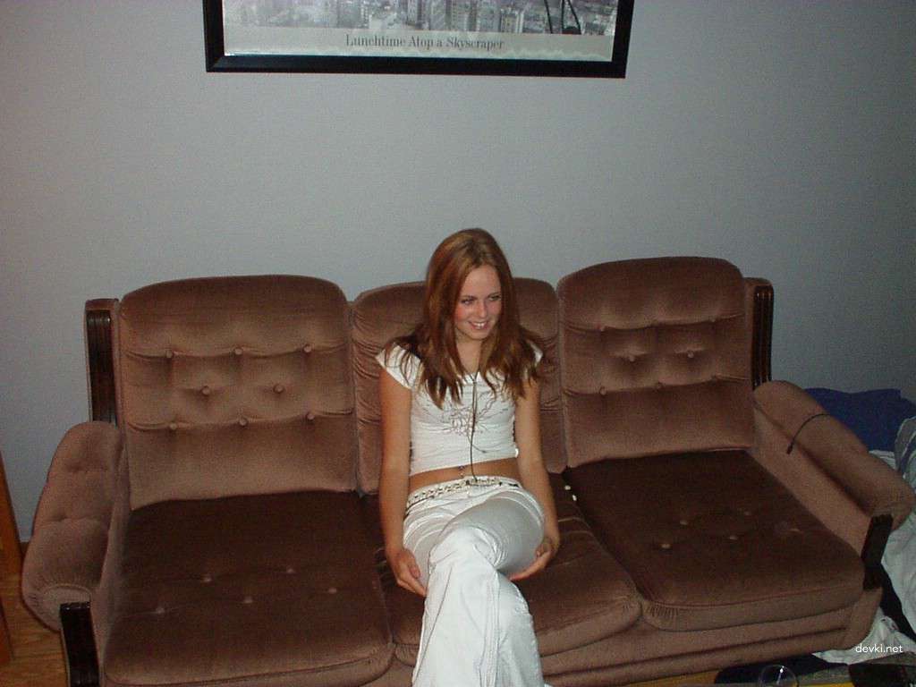 Redhead amateur babe naked - Explicit amateur porn photo shoot