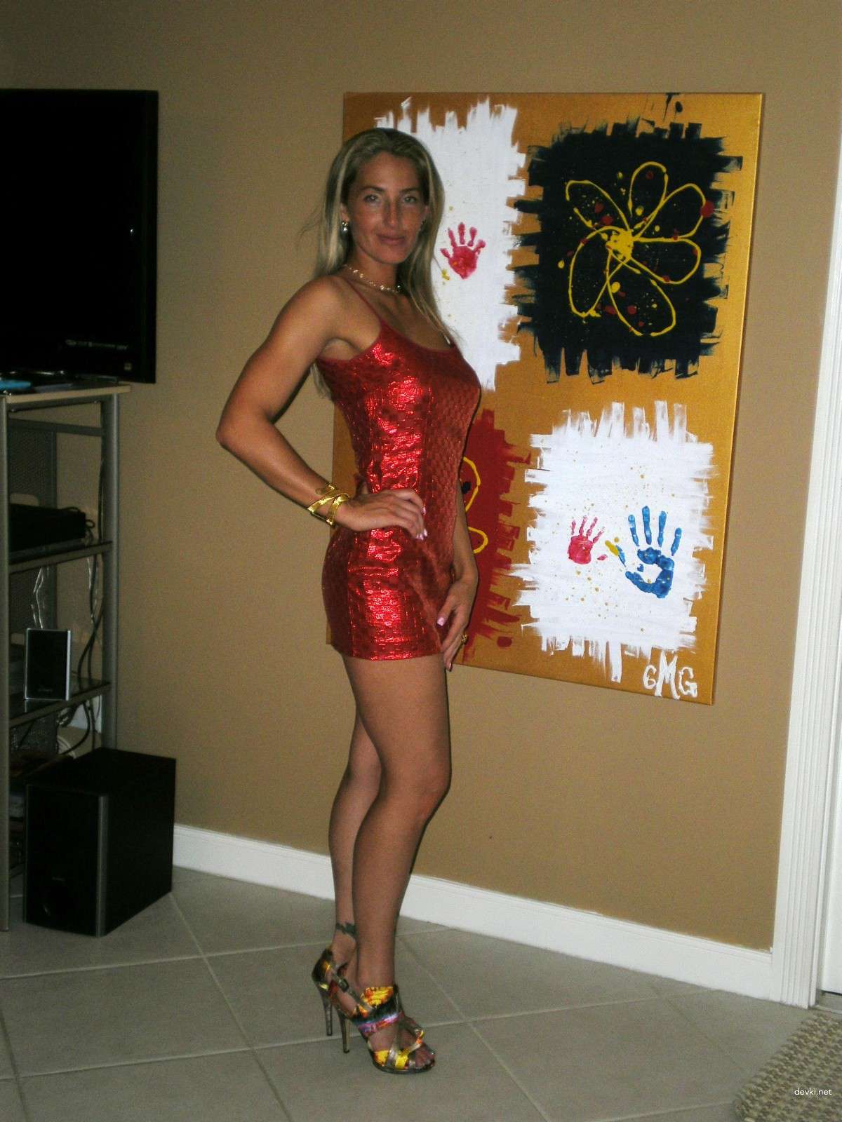 Two Naked Girlfriends in Explicit Amateur Porn Photoshoot