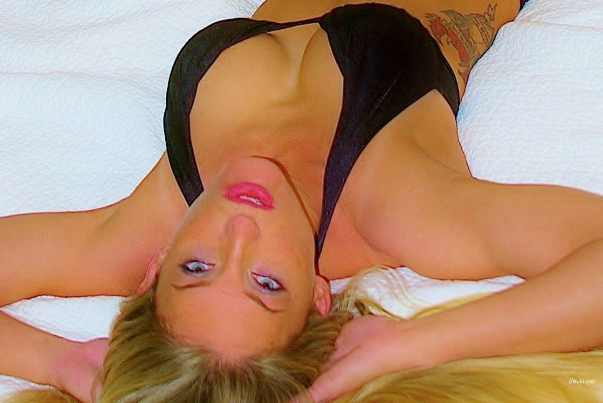 Two Naked Girlfriends in Explicit Amateur Porn Photoshoot