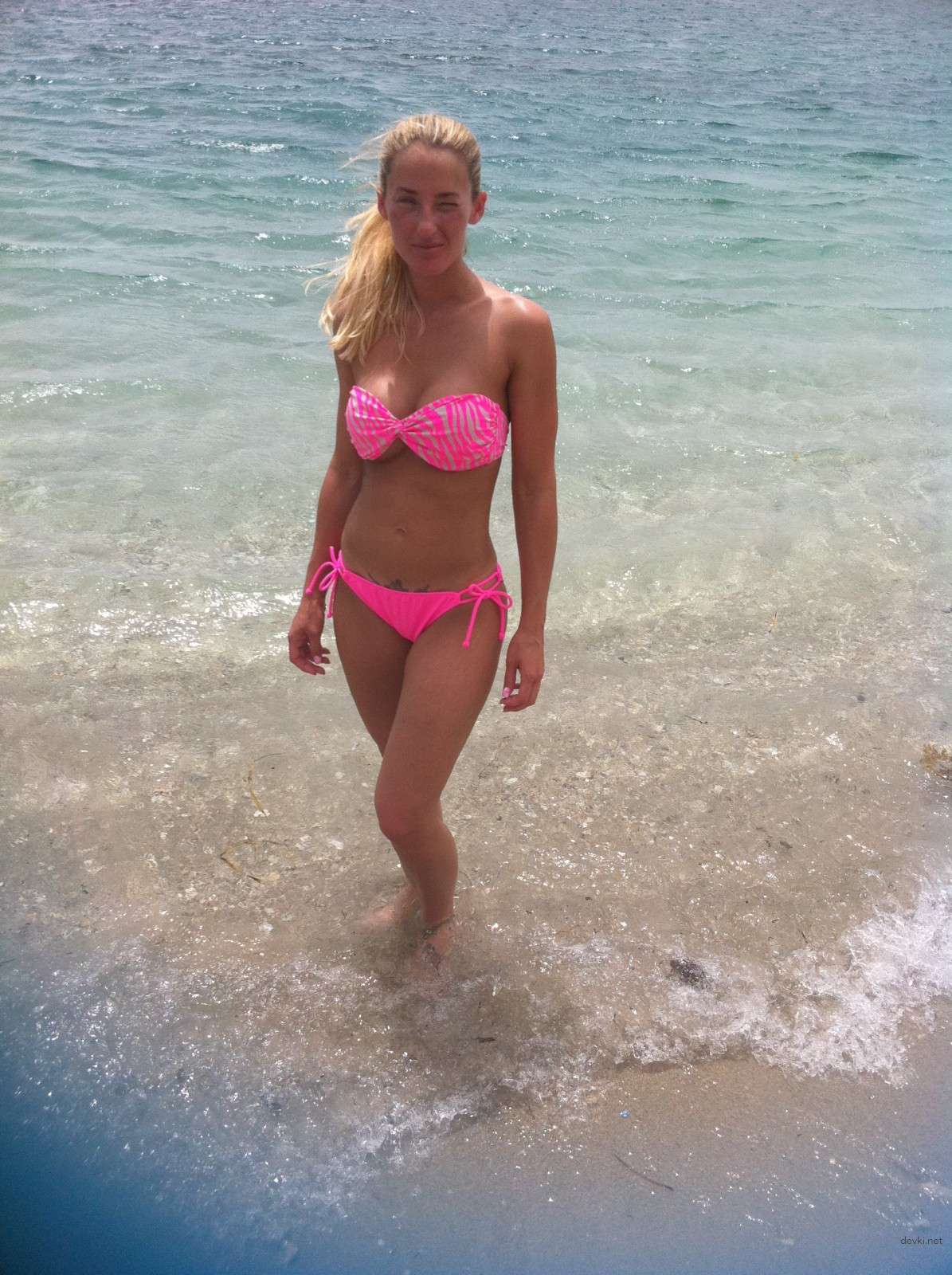 Two Naked Girlfriends in Explicit Amateur Porn Photoshoot