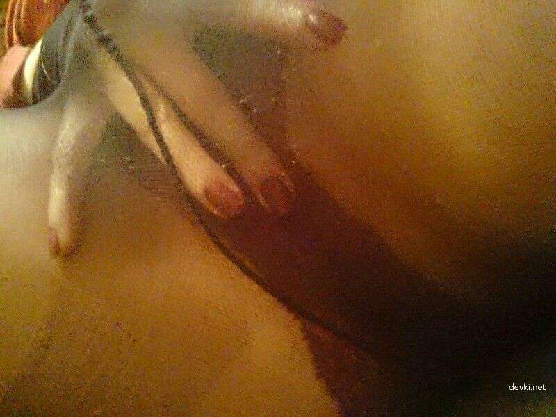 Blonde Amateur Strip Tease (Part 1) - Explicit Nude Photos