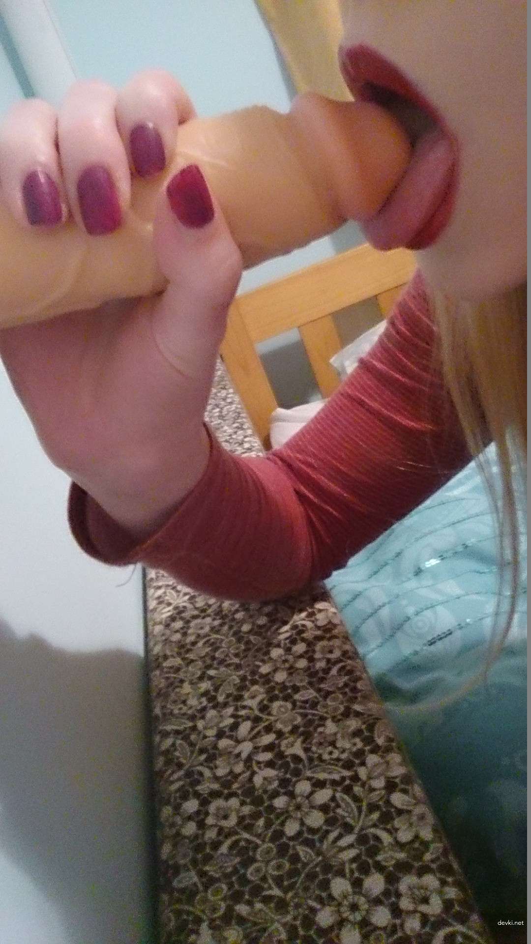 Blonde Amateur Strip Tease (Part 1) - Explicit Nude Photos