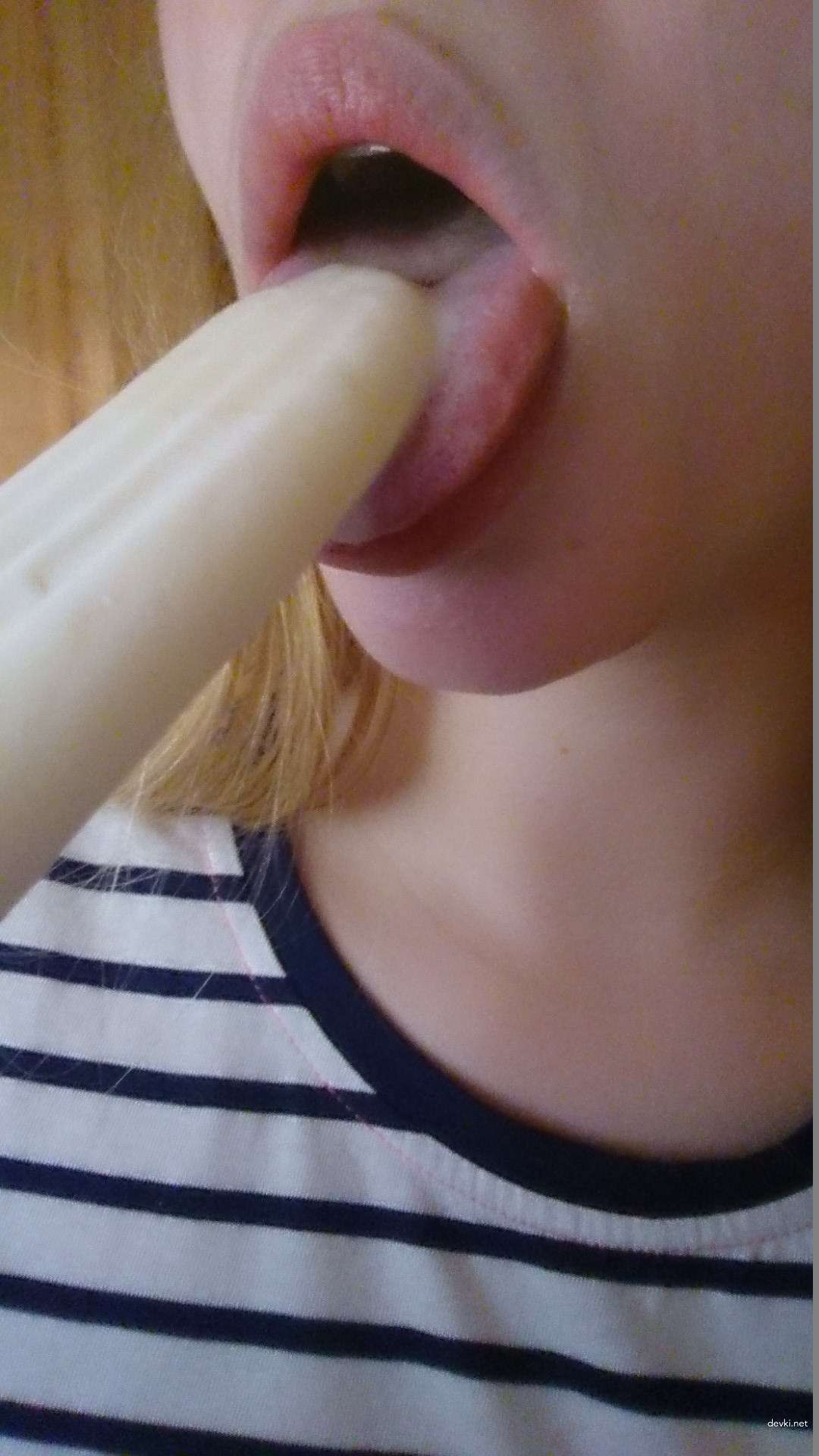 Blonde Amateur Strip Tease (Part 1) - Explicit Nude Photos