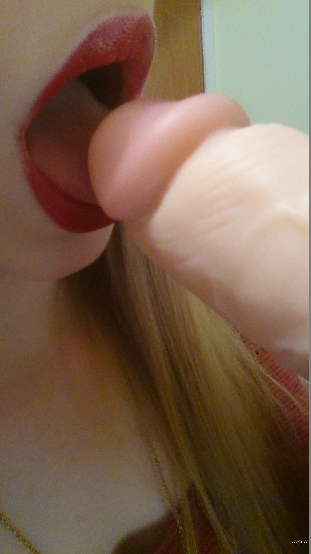 Blonde Amateur Strip Tease (Part 1) - Explicit Nude Photos