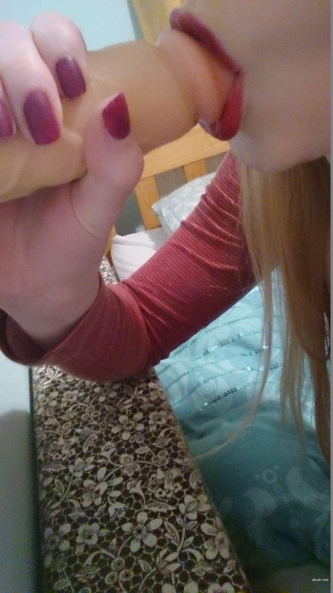 Blonde Amateur Strip Tease (Part 1) - Explicit Nude Photos