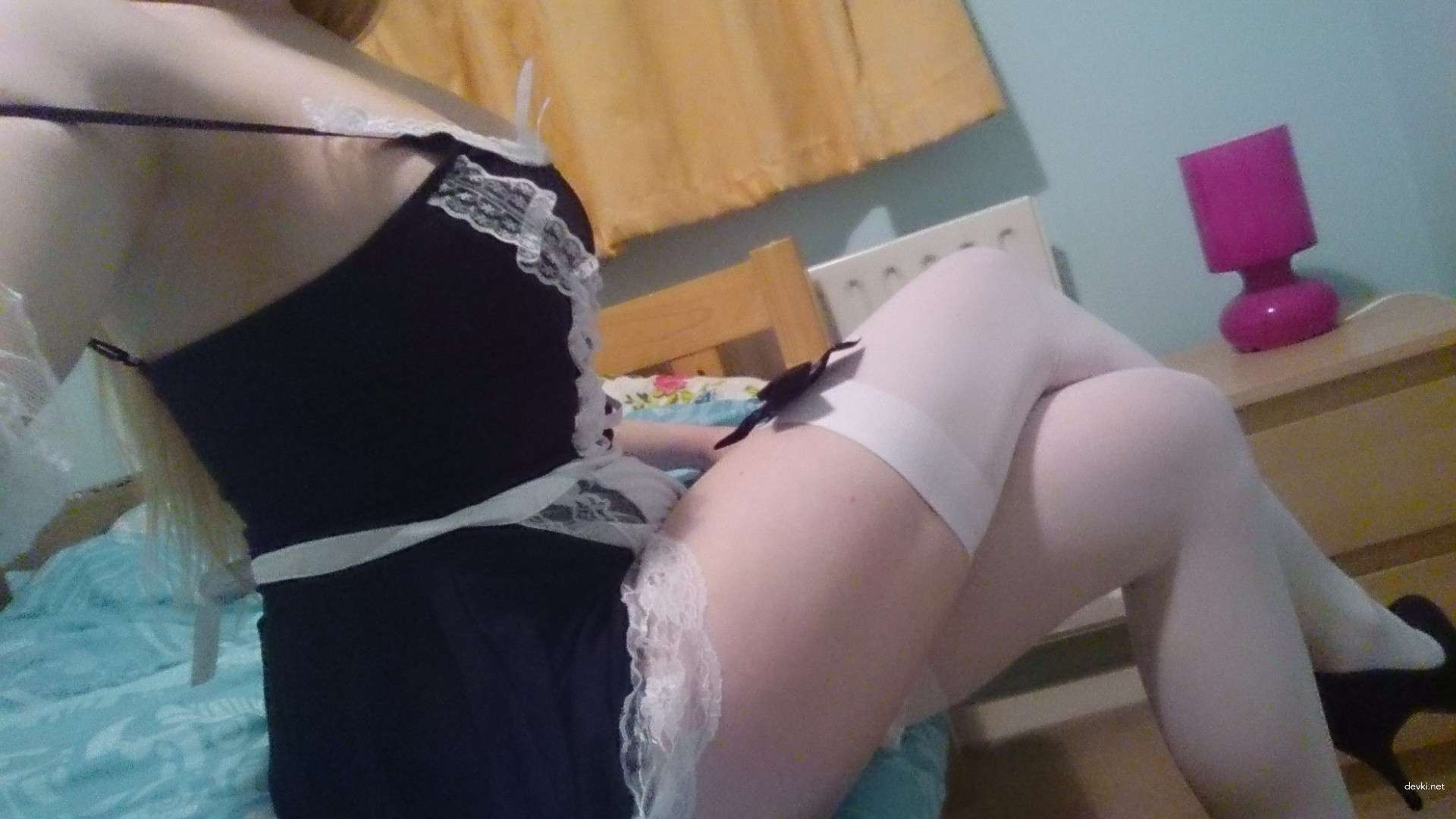 Blonde Amateur Strip Tease (Part 1) - Explicit Nude Photos