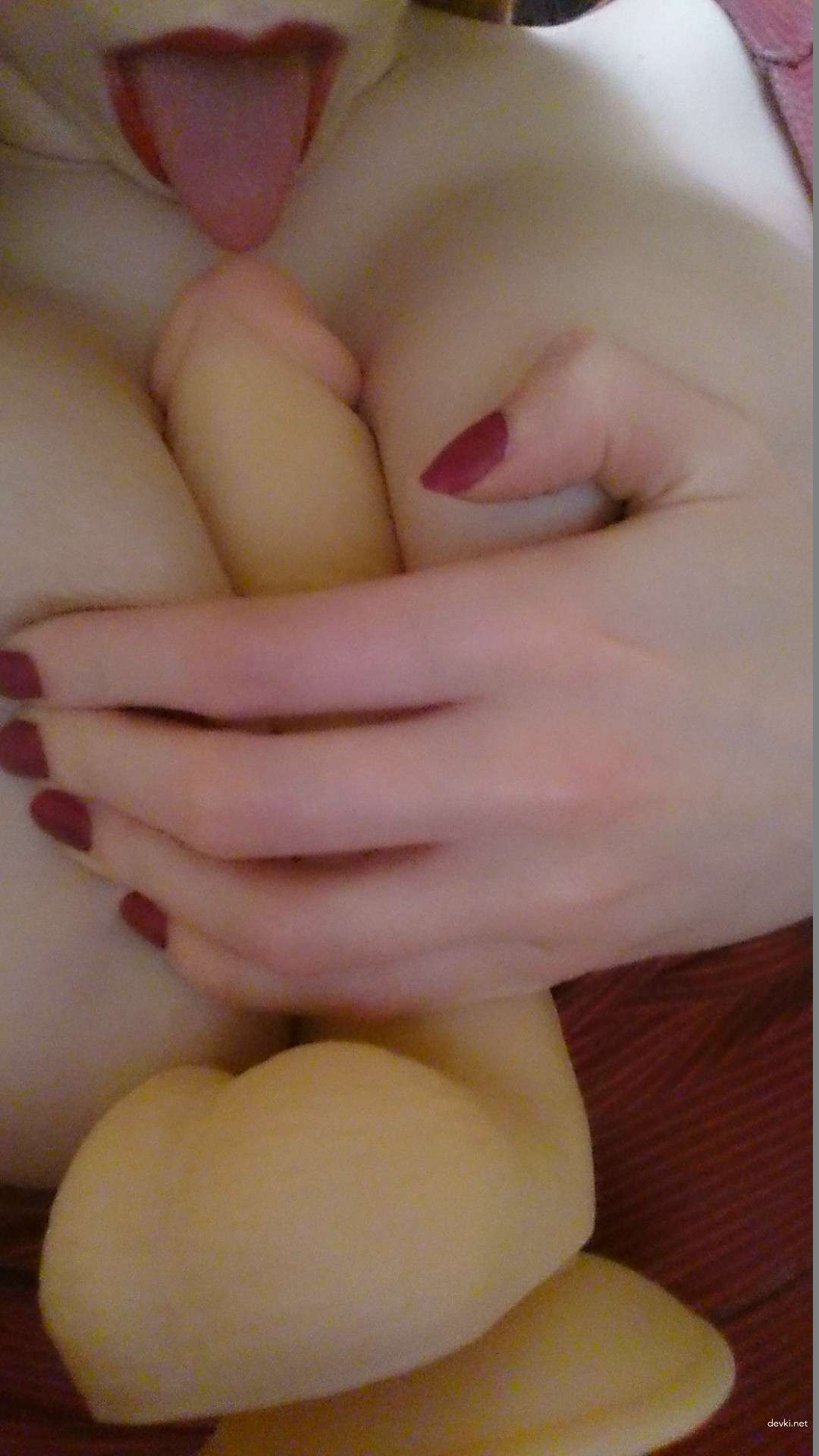 Blonde Amateur Strip Tease (Part 1) - Explicit Nude Photos