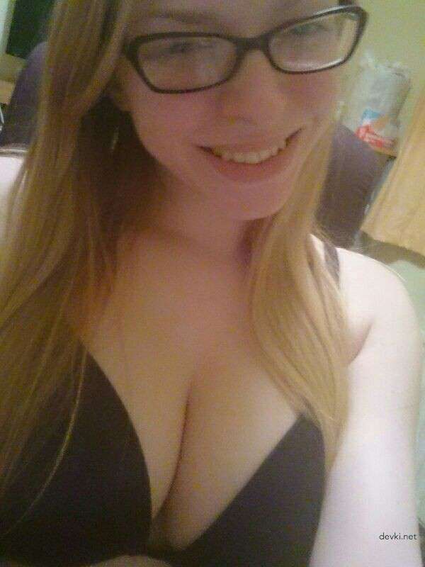 Blonde Amateur Striptease Part 5: Explicit XXX Photos