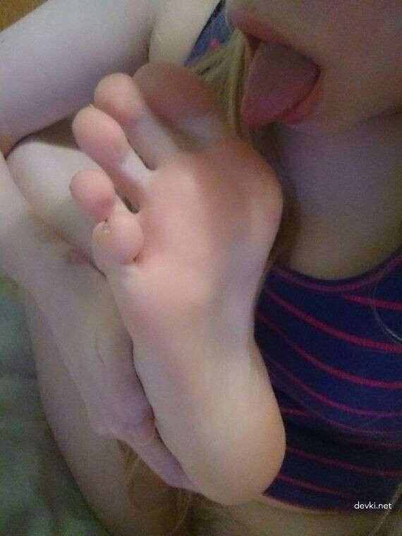 Blonde Amateur Striptease Part 5: Explicit XXX Photos