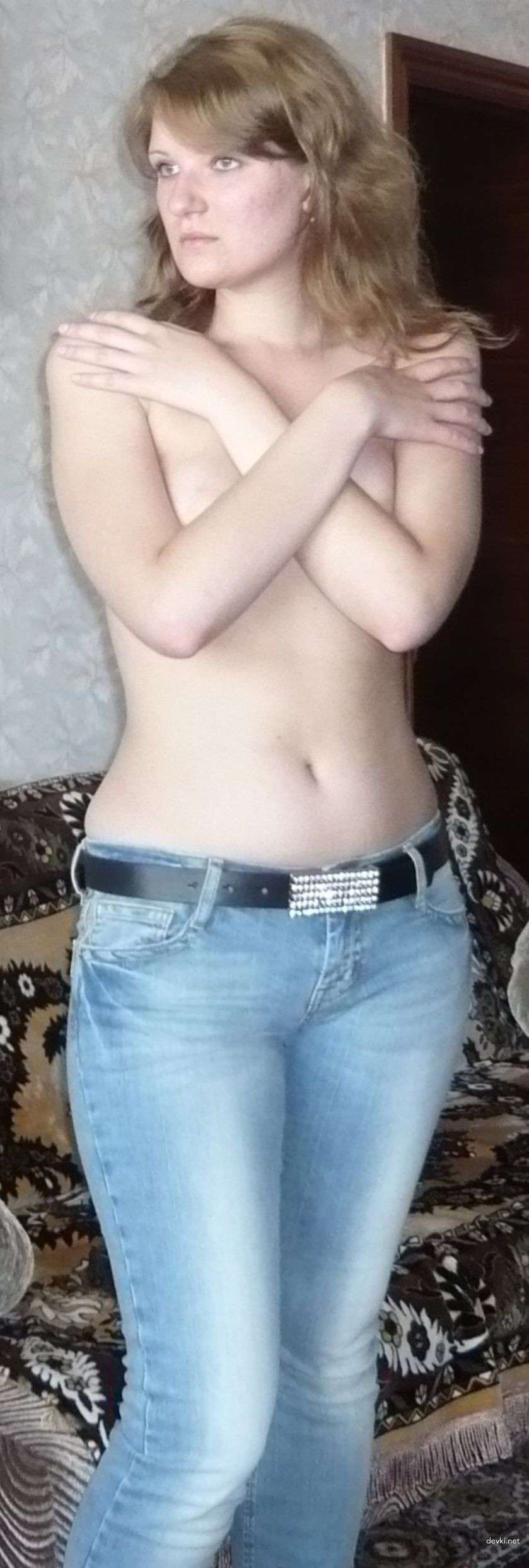 Provocative Private Photos of Rural Girl: Explicit Amateur Shots