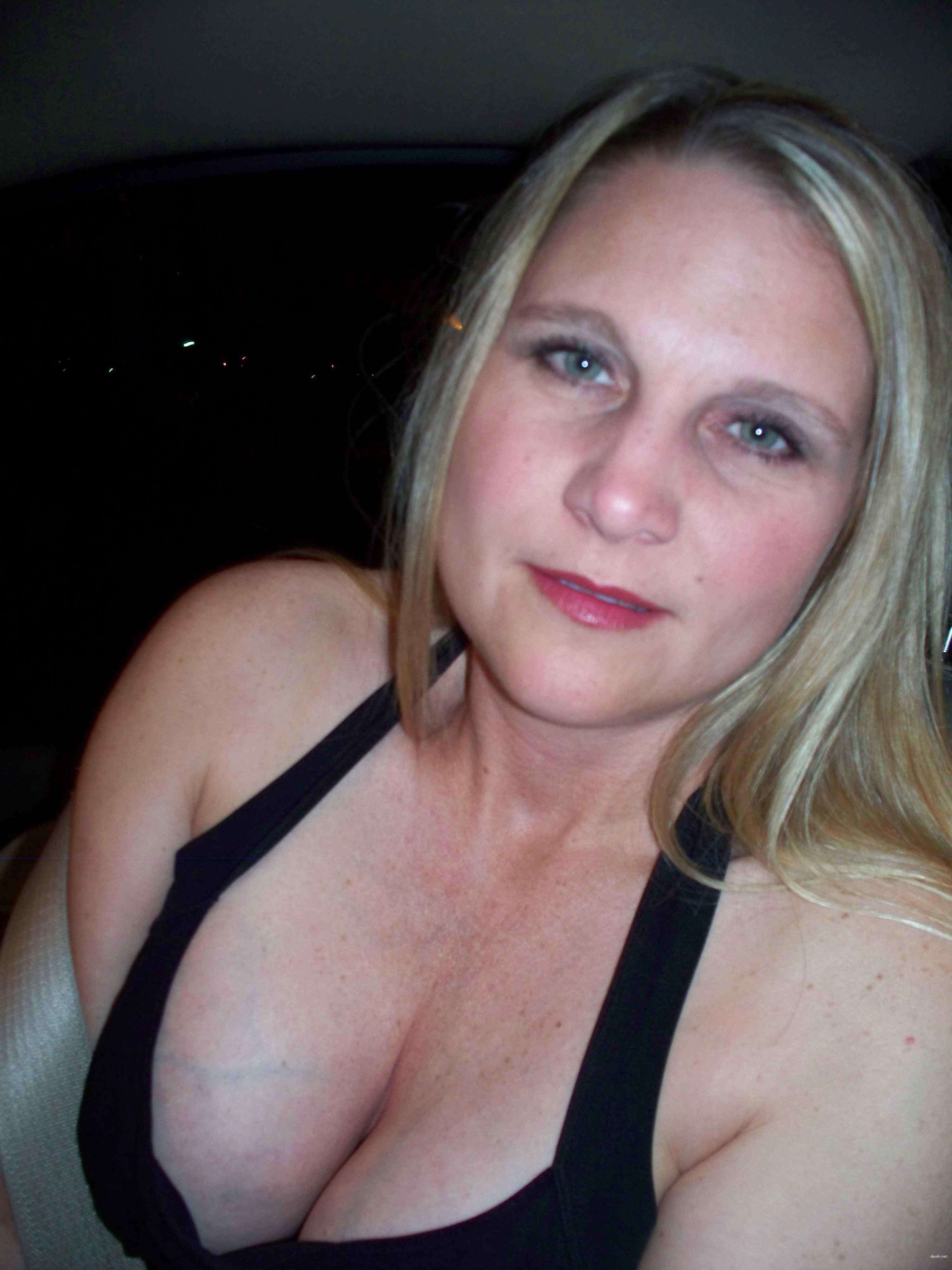 Mature Granny Amateur Porn Photos: Explicit MILF Pictures for Adults