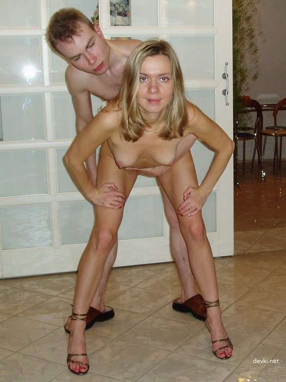 Explicit Amateur Porn: Slutty Girl's Naughty Photo Shoot