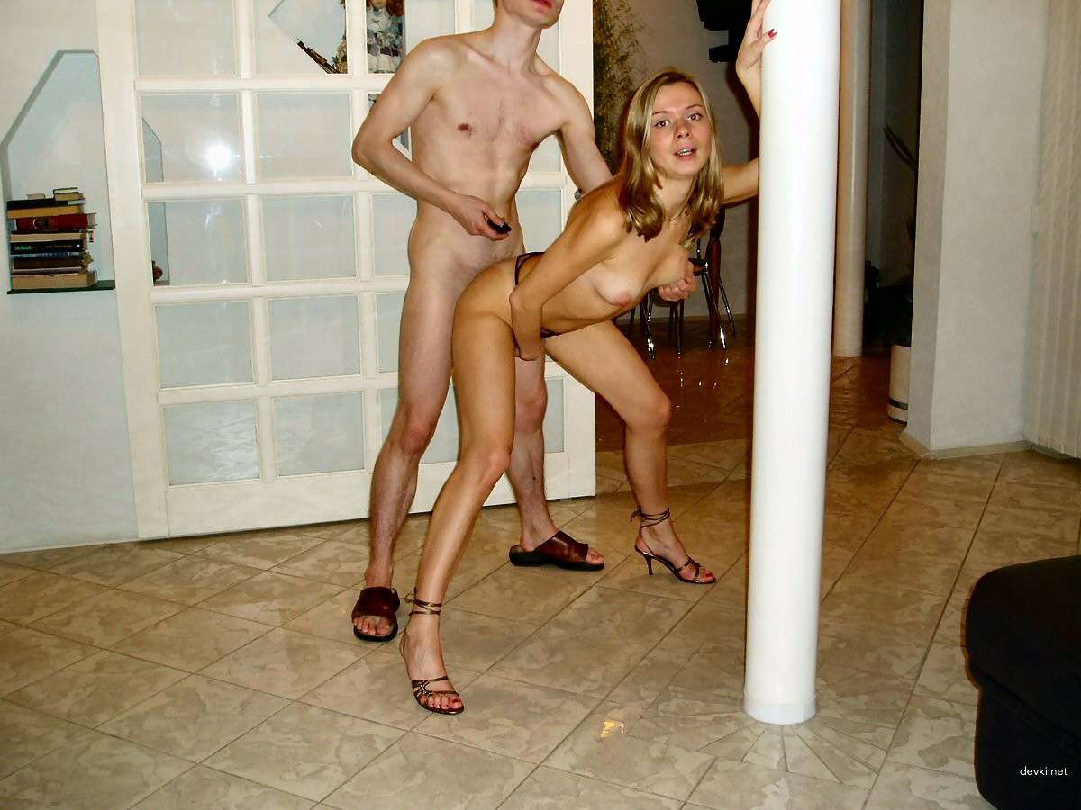 Explicit Amateur Porn: Slutty Girl's Naughty Photo Shoot