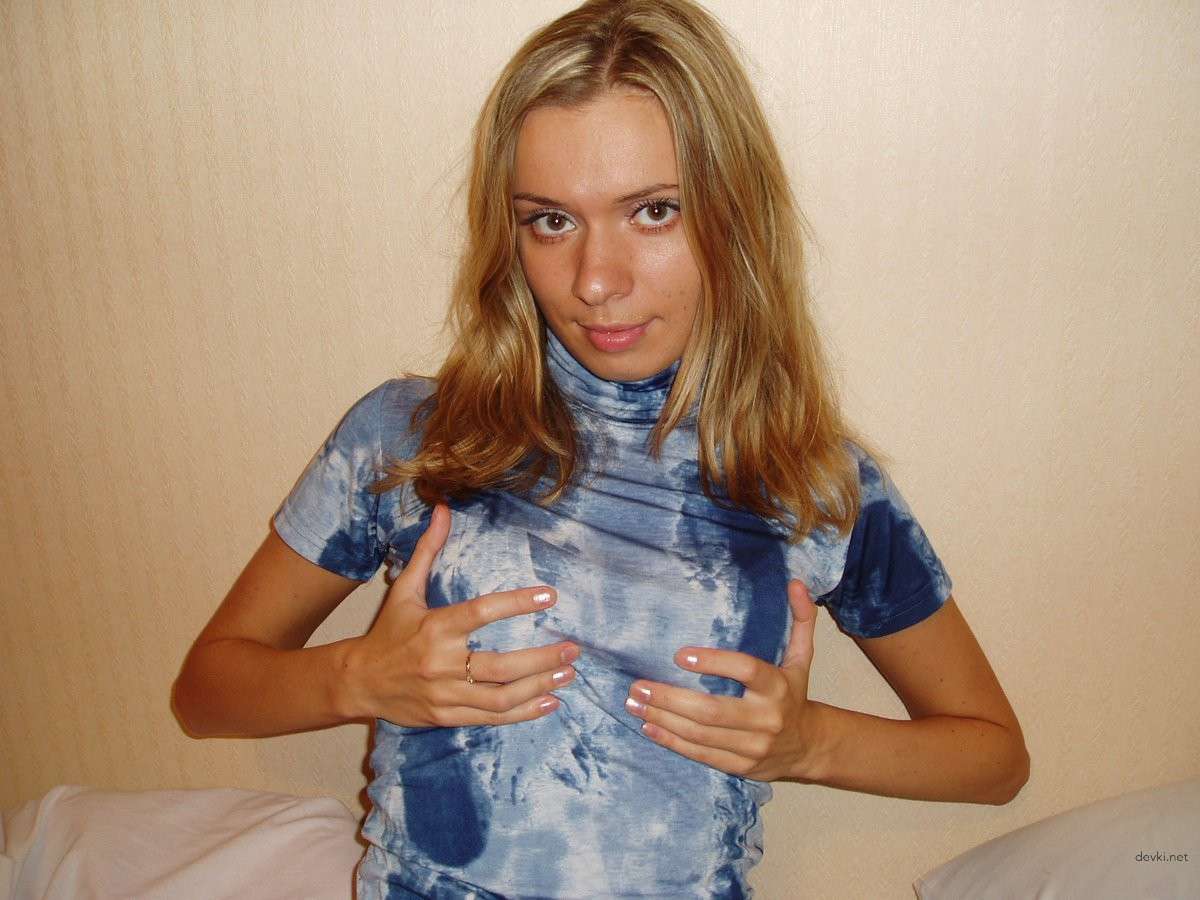 Skinny Woman Amateur Porn Photos - Explicit Skinny Girl Porn Pics