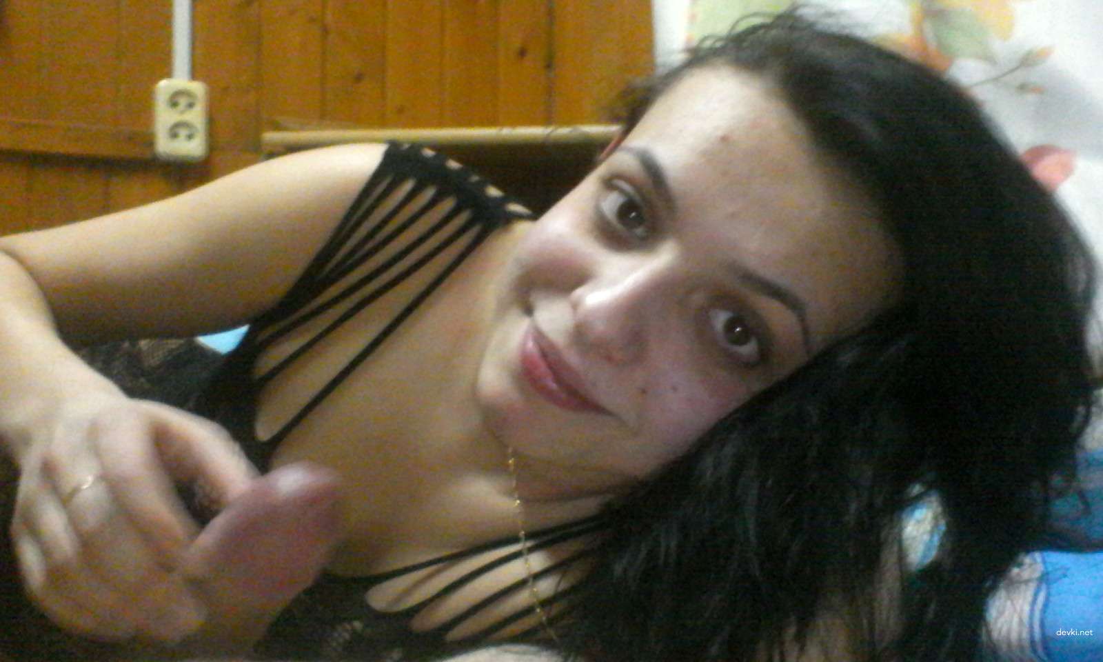 Moist Hole Amateur Porn Pics: Wet Pussy Spread Wide