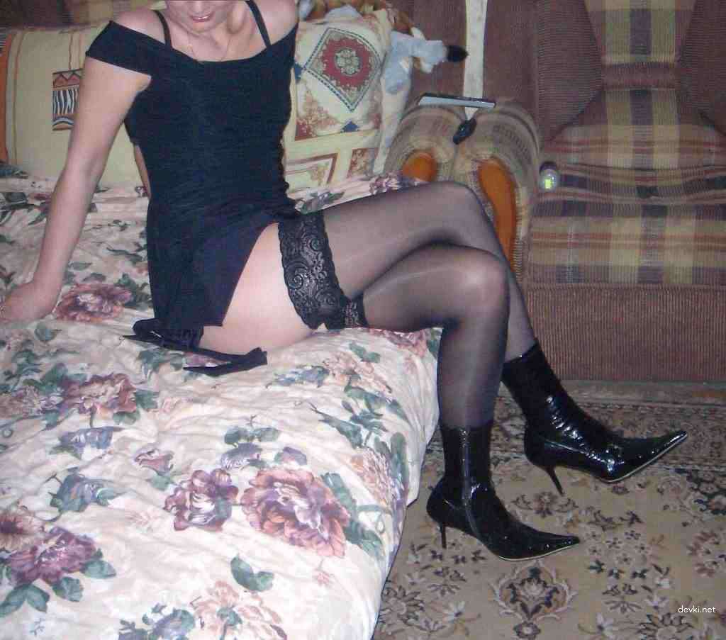 Hotwife Pleases Men in Hardcore Sex - Amateur Porn Photos