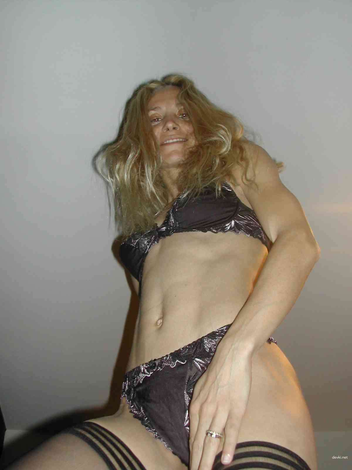 Mature Woman in Great Shape Amateur Porn Photo - Explicit MILF Nude Selfies