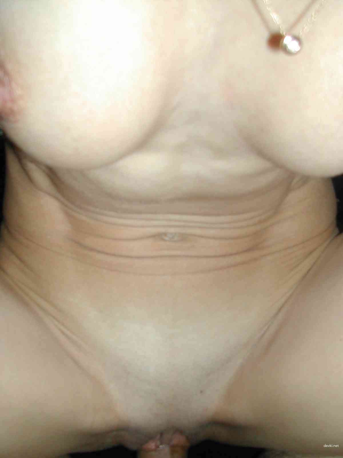 Mature Woman in Great Shape Amateur Porn Photo - Explicit MILF Nude Selfies