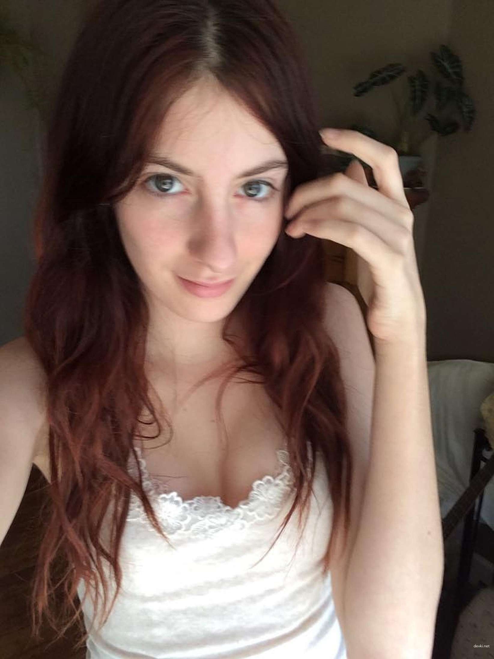 Slim Naked Girl Amateur Porn Photos - Explicit Nude Shots