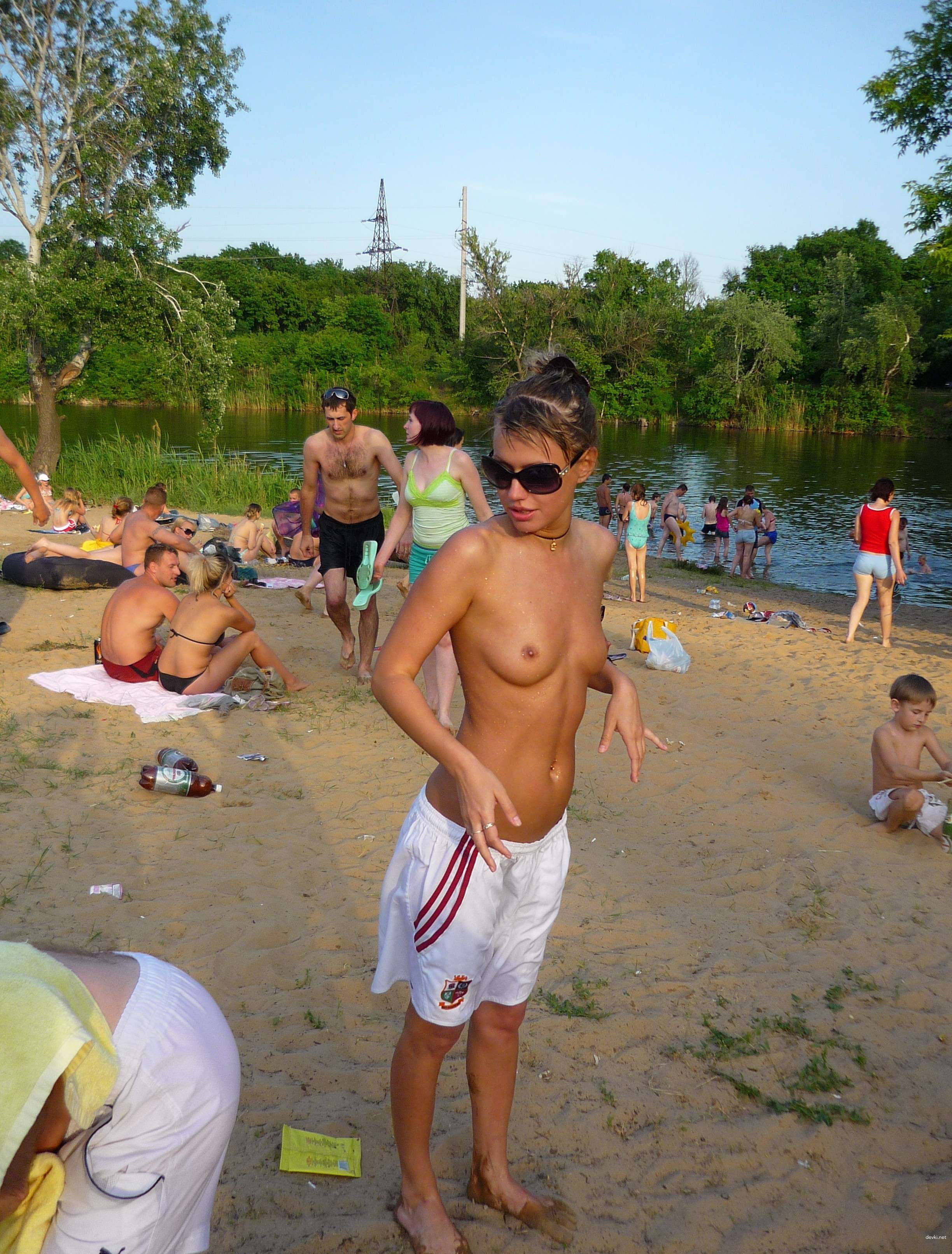 Blonde Nudist Amateur Exposing All in Bold Explicit Photos