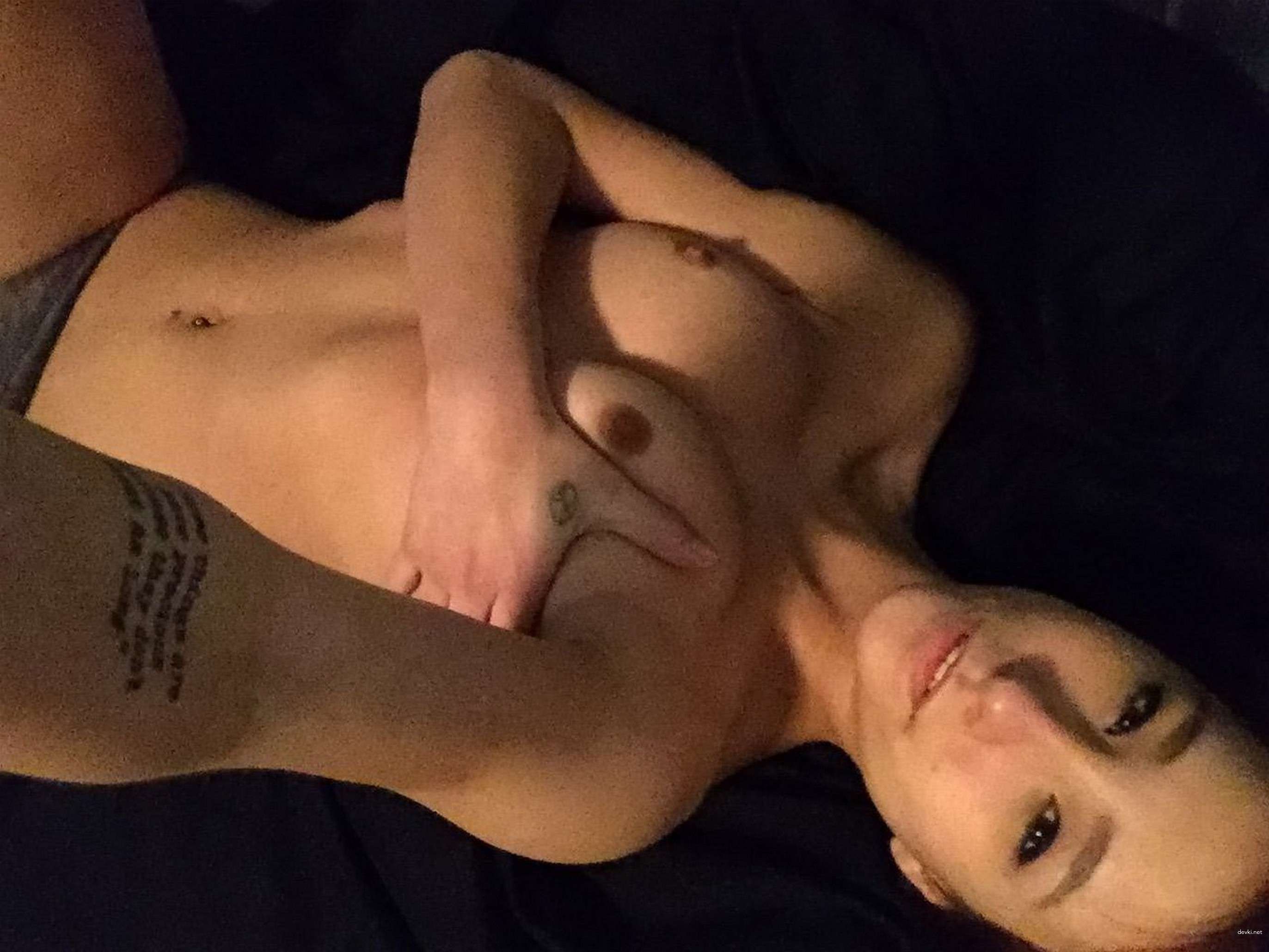 Skinny Girl's Explicit Amateur Selfie: Hot and Naked!