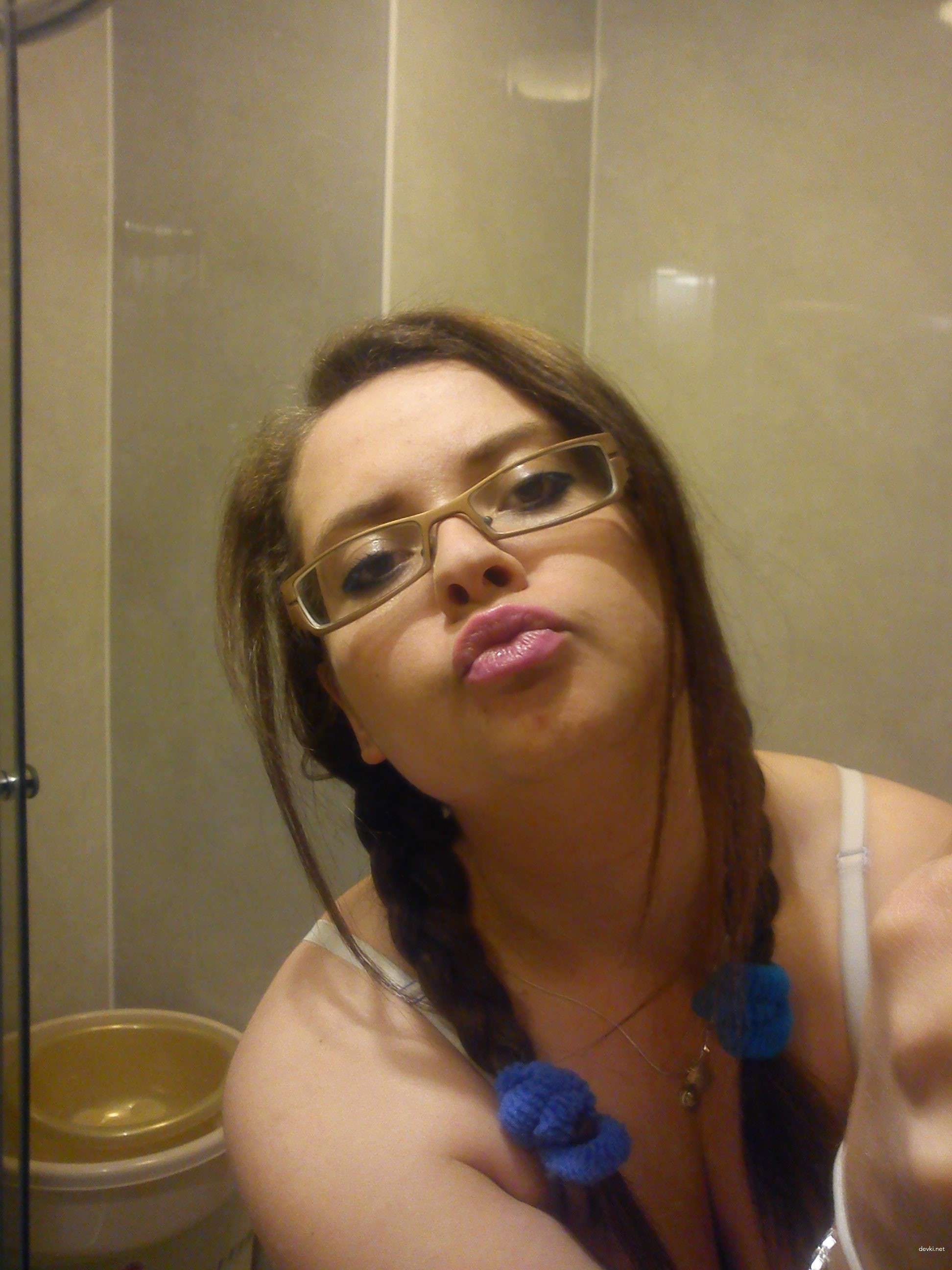 Amateur Babe Fills Herself with Everything - Explicit Photo Collection