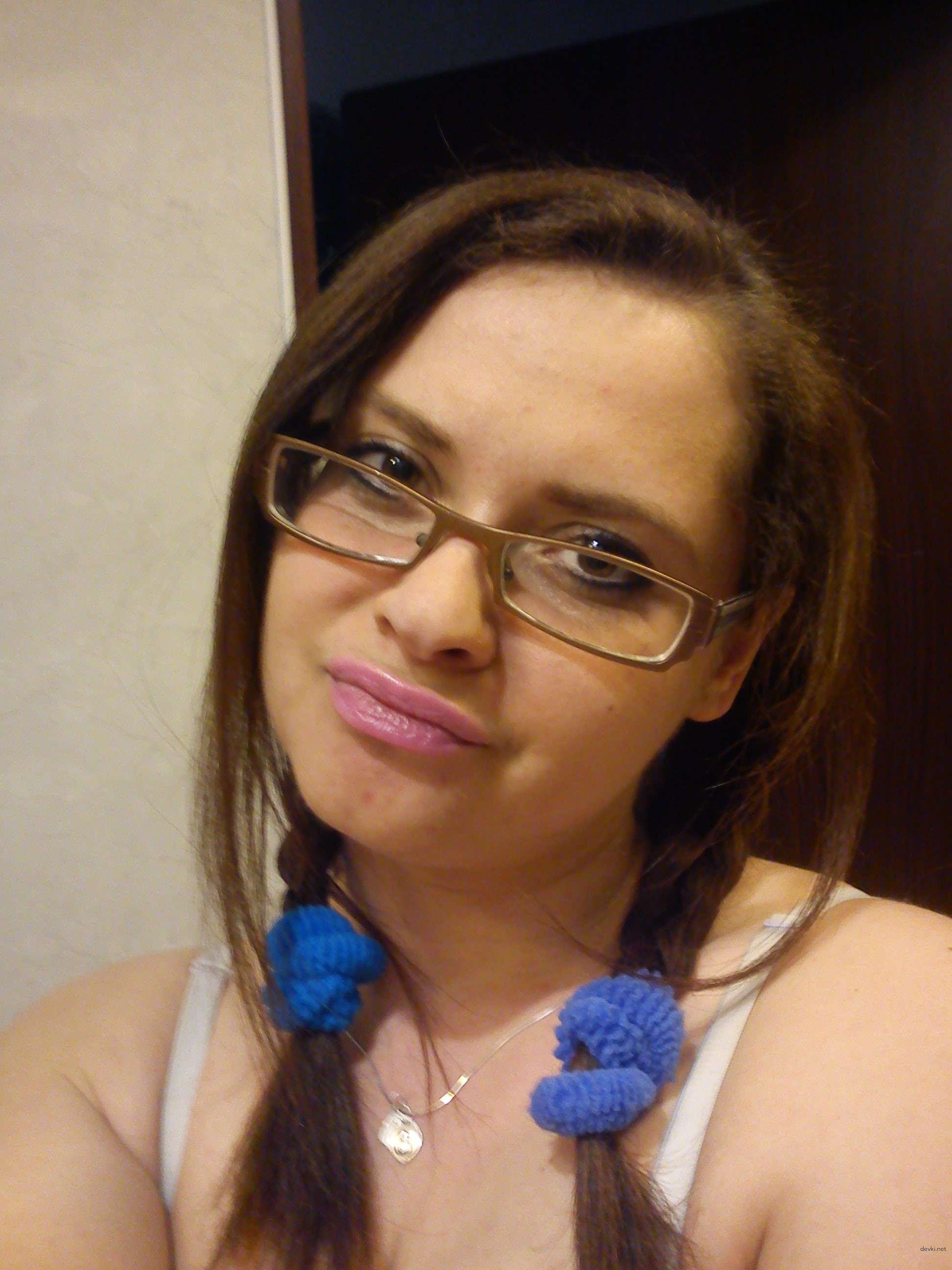 Amateur Babe Fills Herself with Everything - Explicit Photo Collection