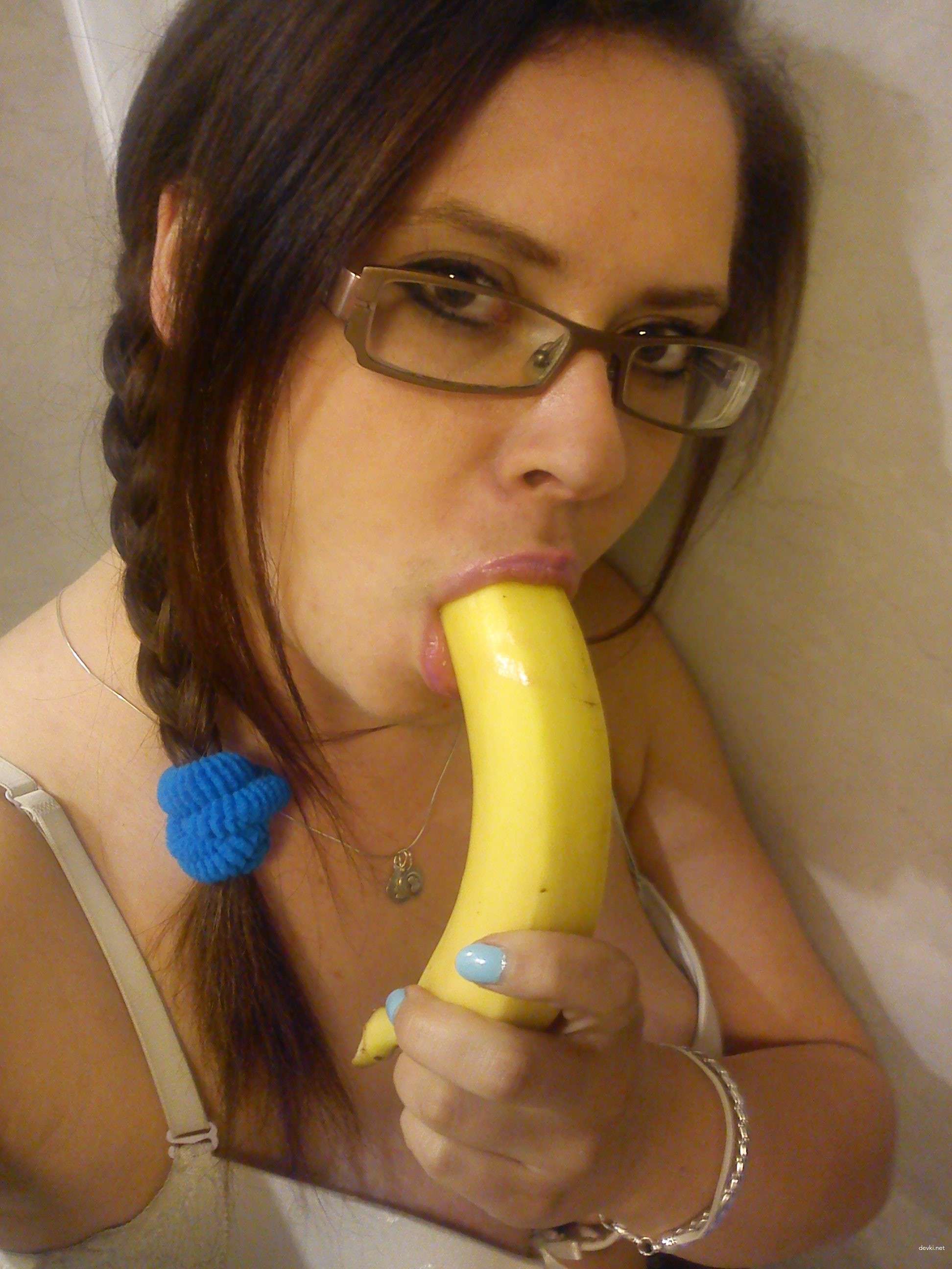 Amateur Babe Fills Herself with Everything - Explicit Photo Collection