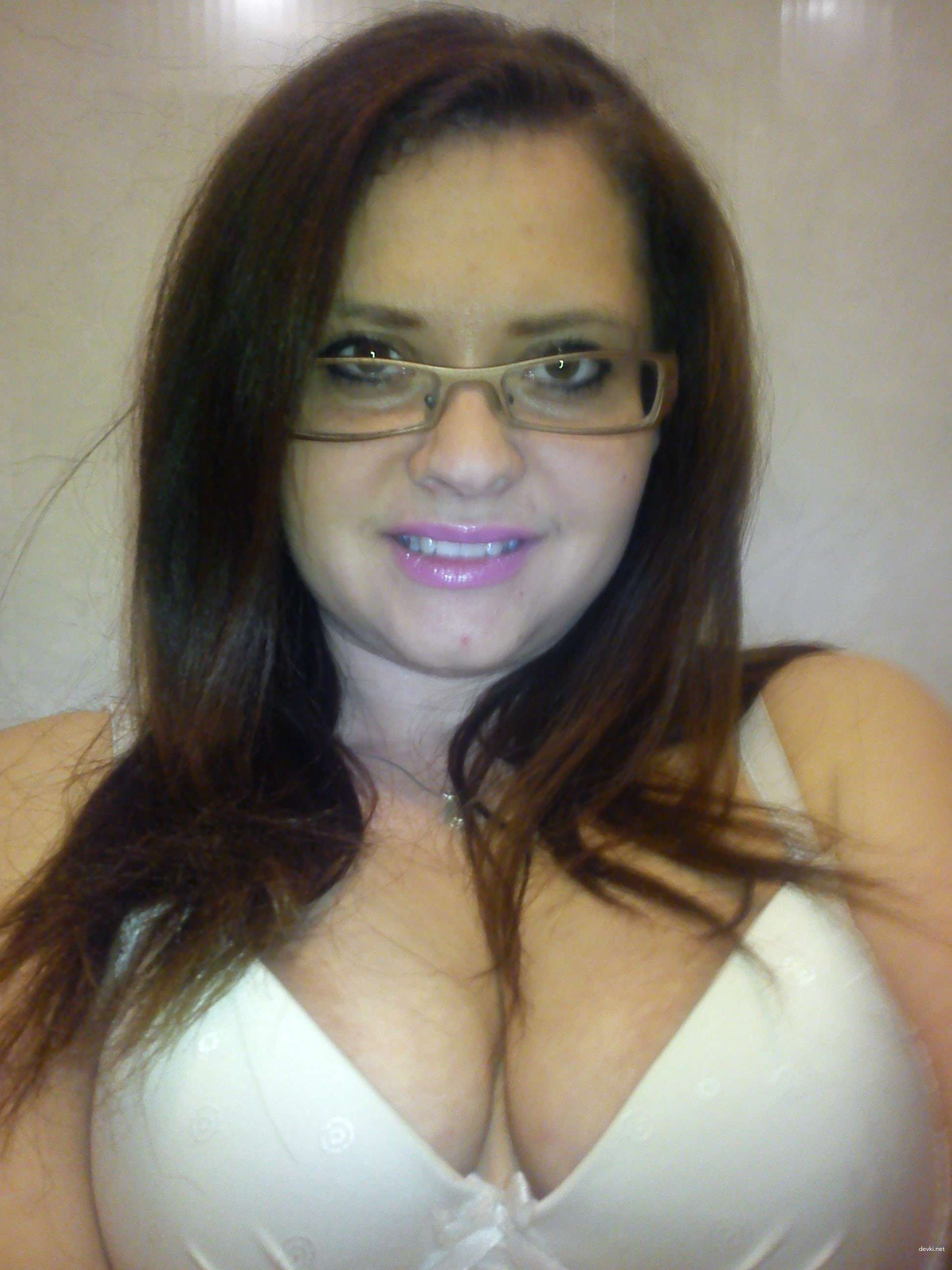 Amateur Babe Fills Herself with Everything - Explicit Photo Collection