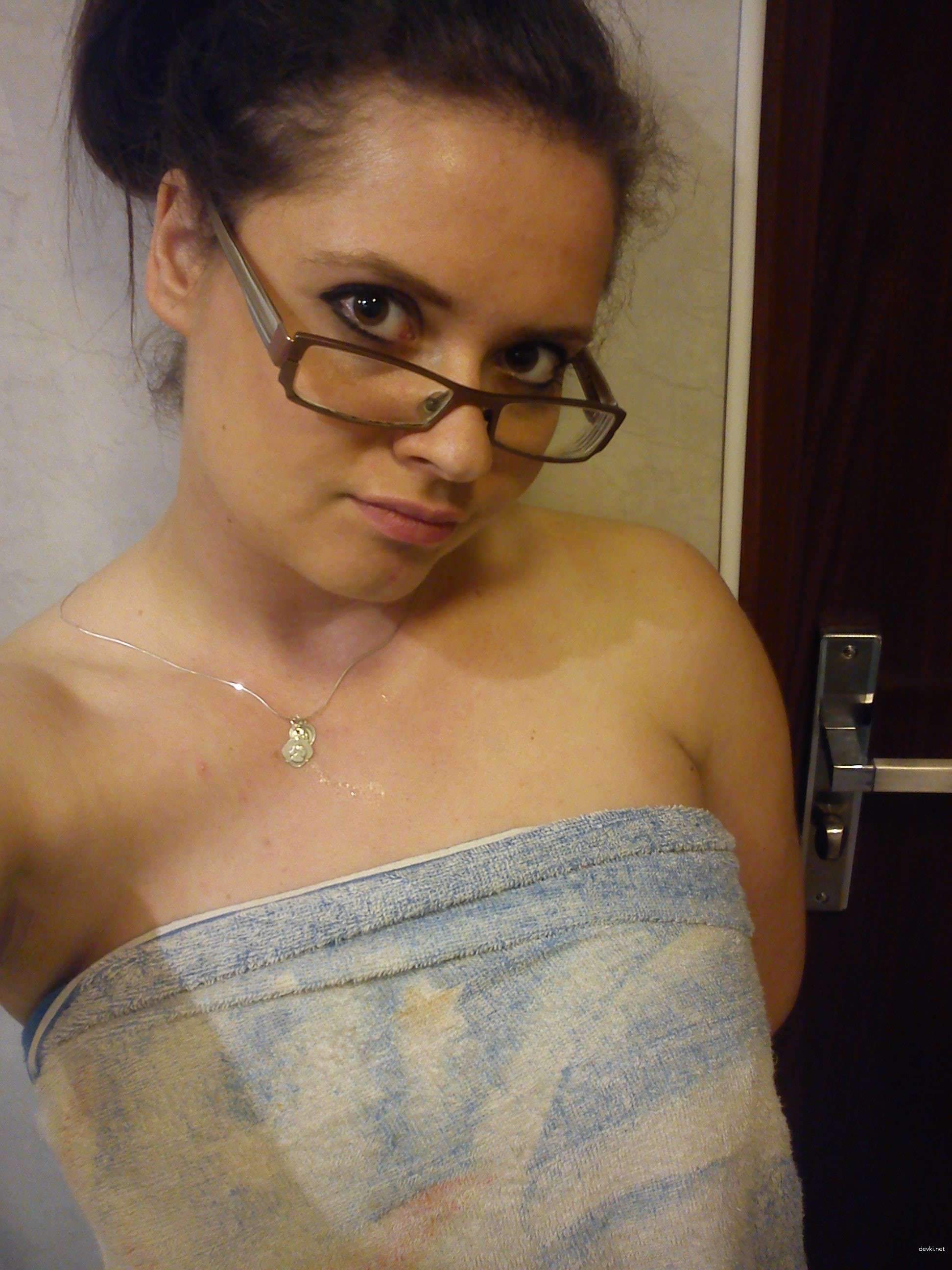 Amateur Babe Fills Herself with Everything - Explicit Photo Collection