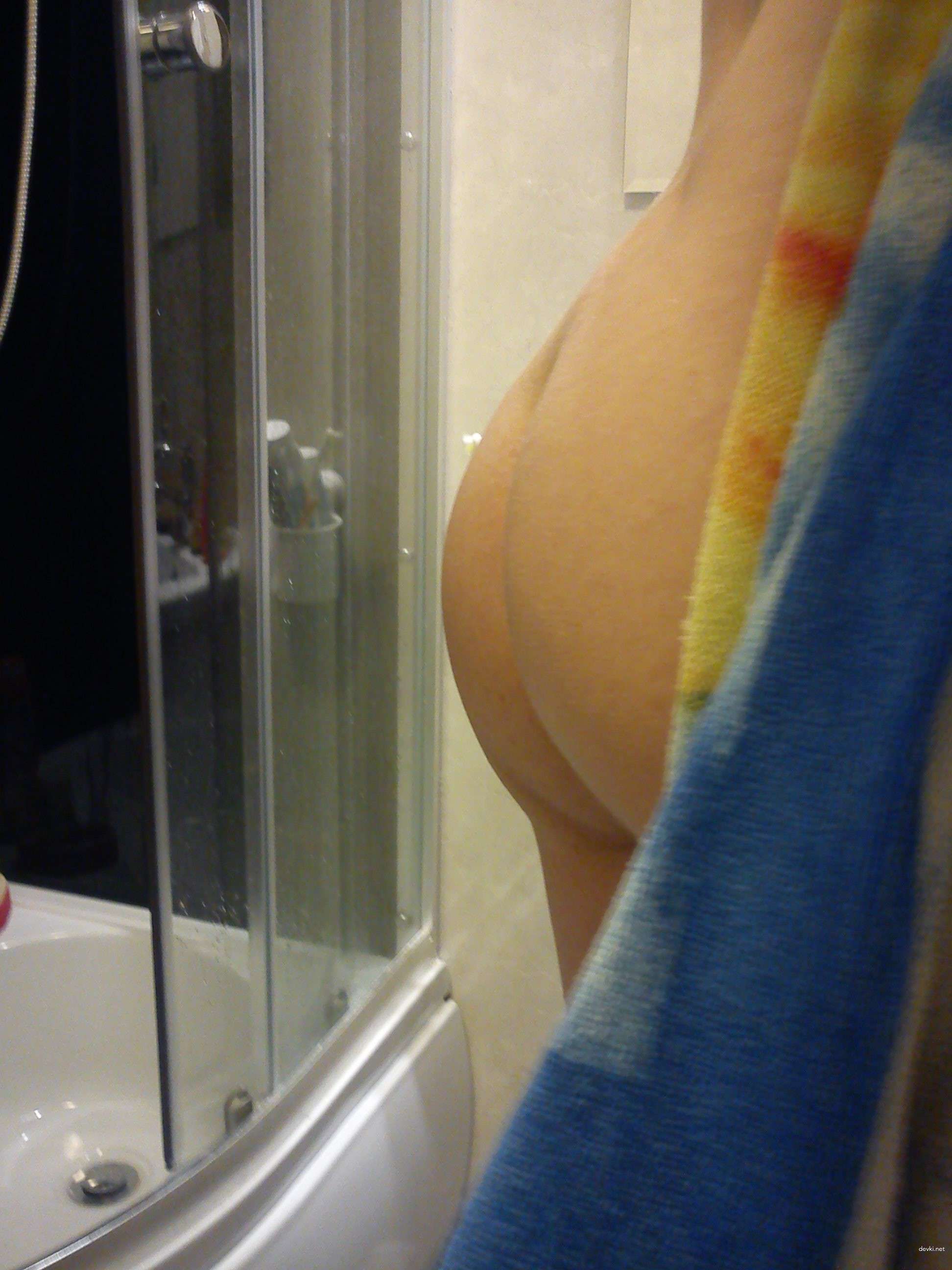 Amateur Babe Fills Herself with Everything - Explicit Photo Collection