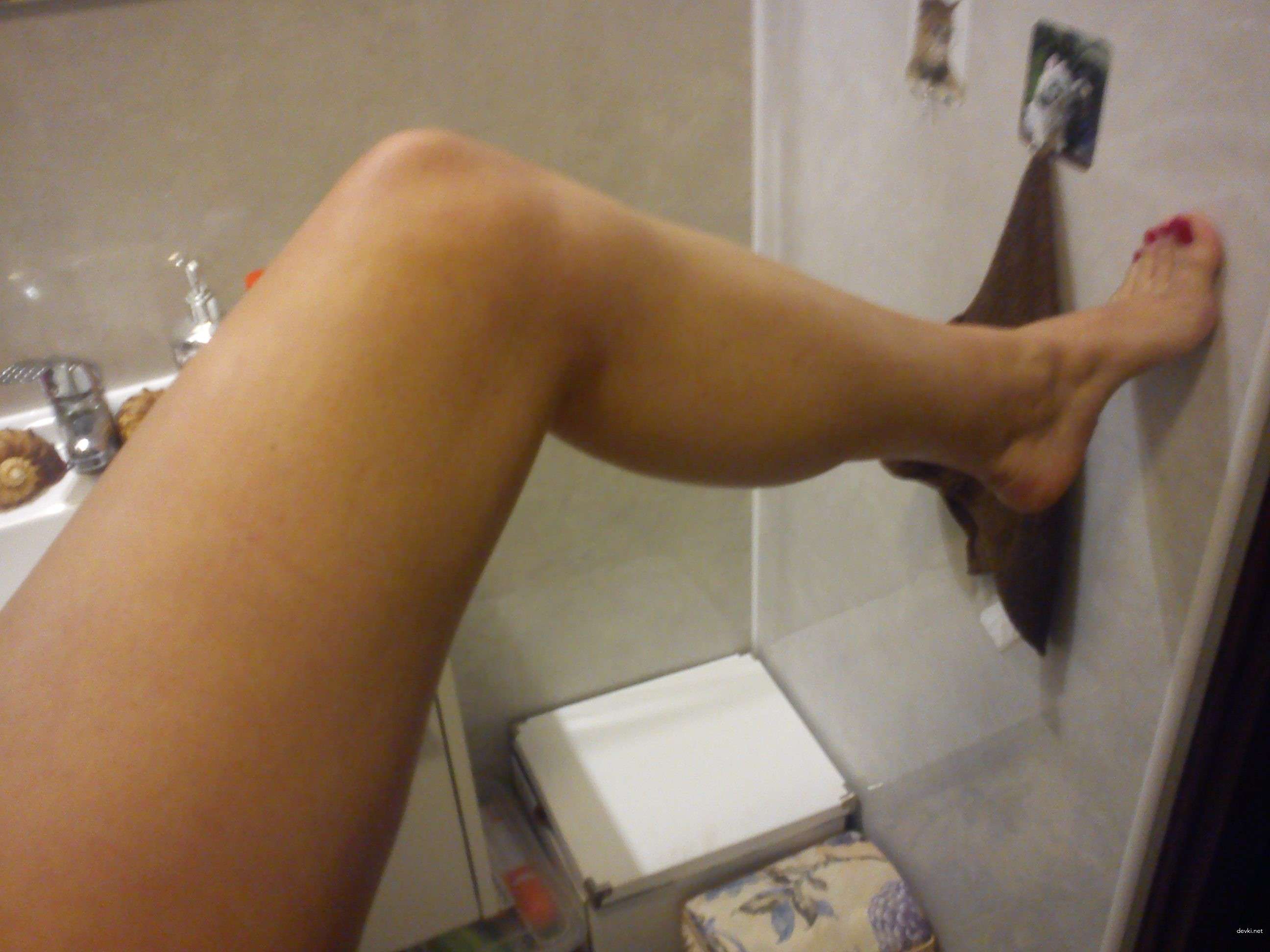 Amateur Babe Fills Herself with Everything - Explicit Photo Collection