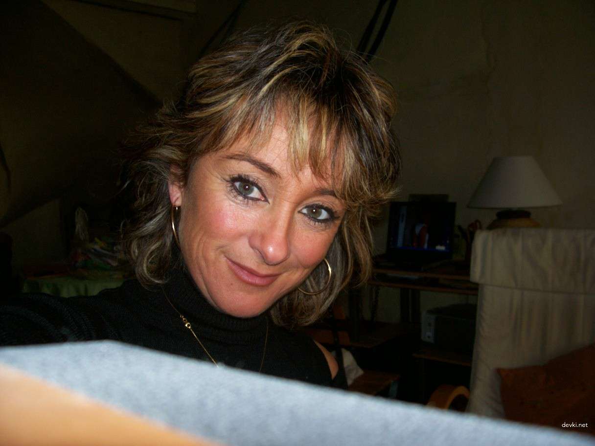 Mature Woman Amateur Porn Photos Part 4: Explicit MILF Action!