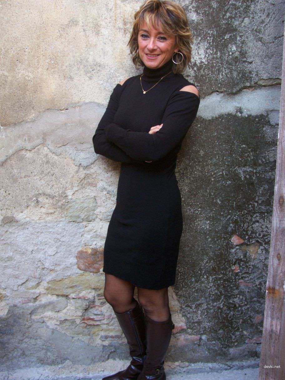 Mature Woman Amateur Porn Photos Part 4: Explicit MILF Action!