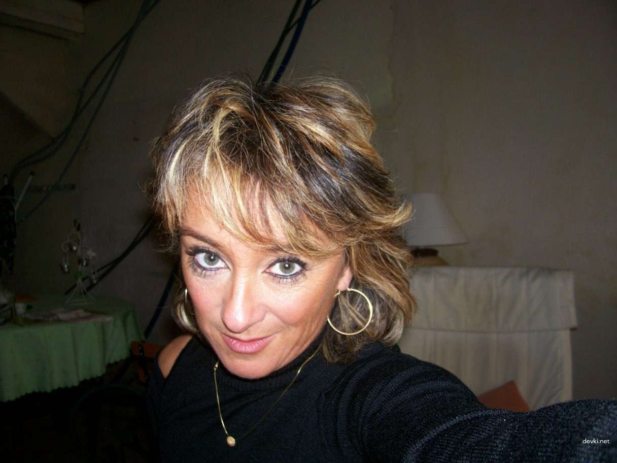 Mature Woman Amateur Porn Photos Part 4: Explicit MILF Action!