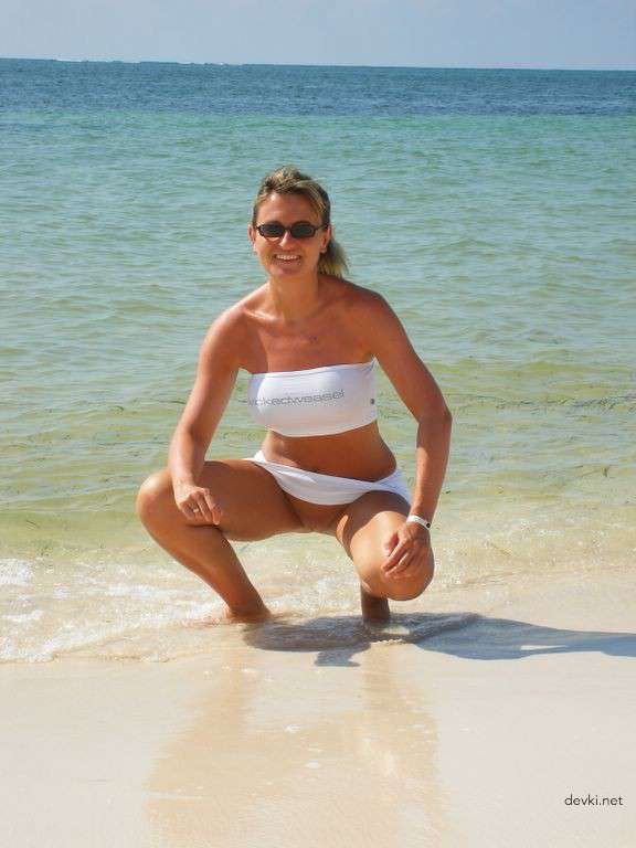 Wild Swinger Vacation Part 3: Hot Amateur Porn Photos