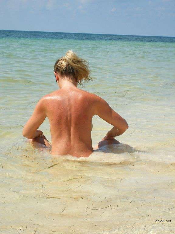 Wild Swinger Vacation Part 3: Hot Amateur Porn Photos