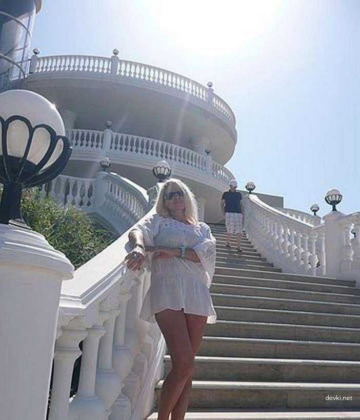 Seductive Blonde Amateur Porn Photos - Explicit XXX Content!