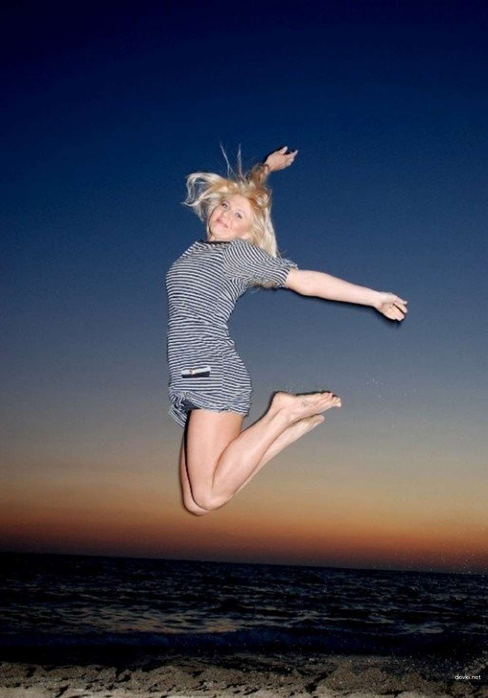 Seductive Blonde Amateur Porn Photos - Explicit XXX Content!