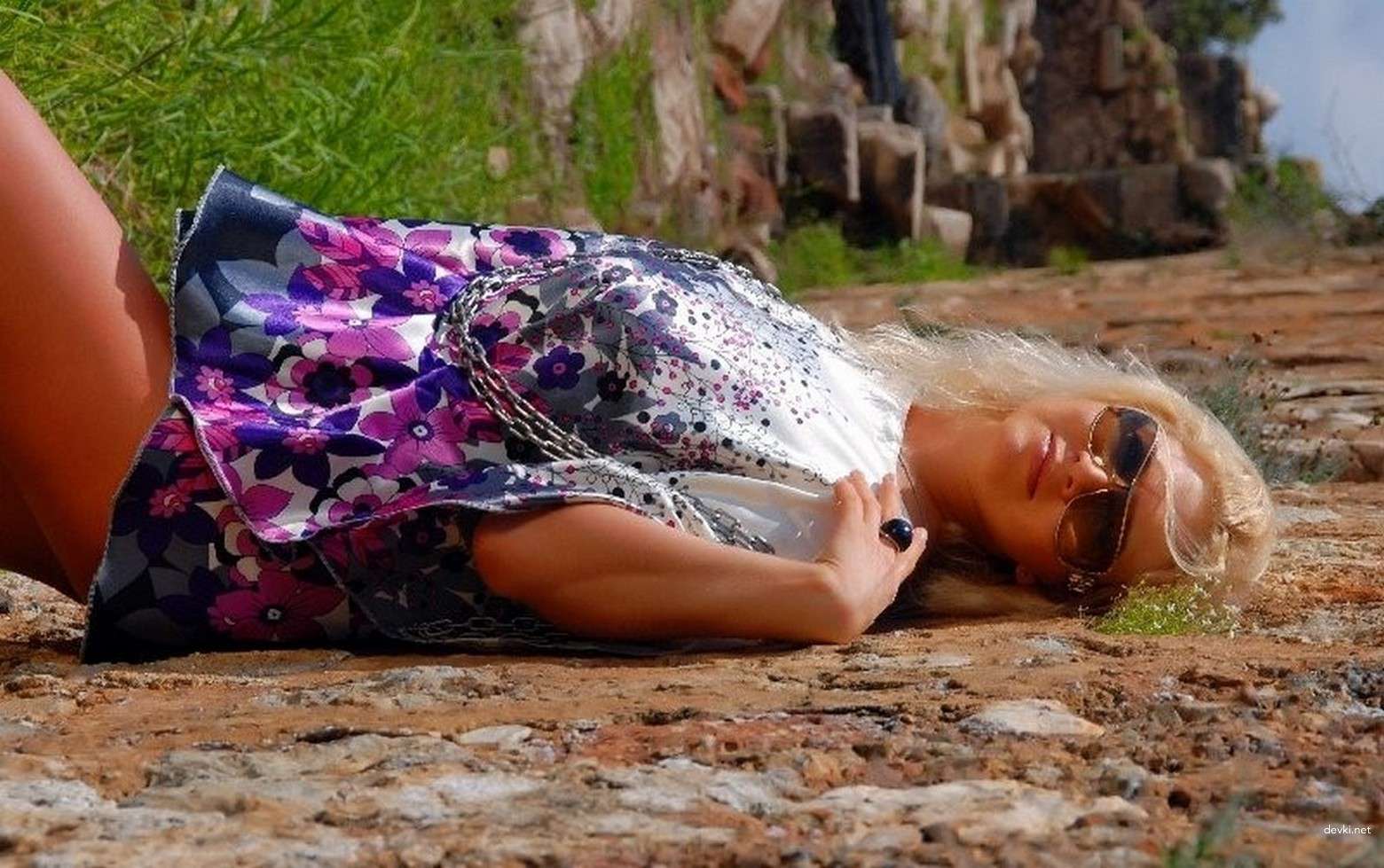 Seductive Blonde Amateur Porn Photos - Explicit XXX Content!