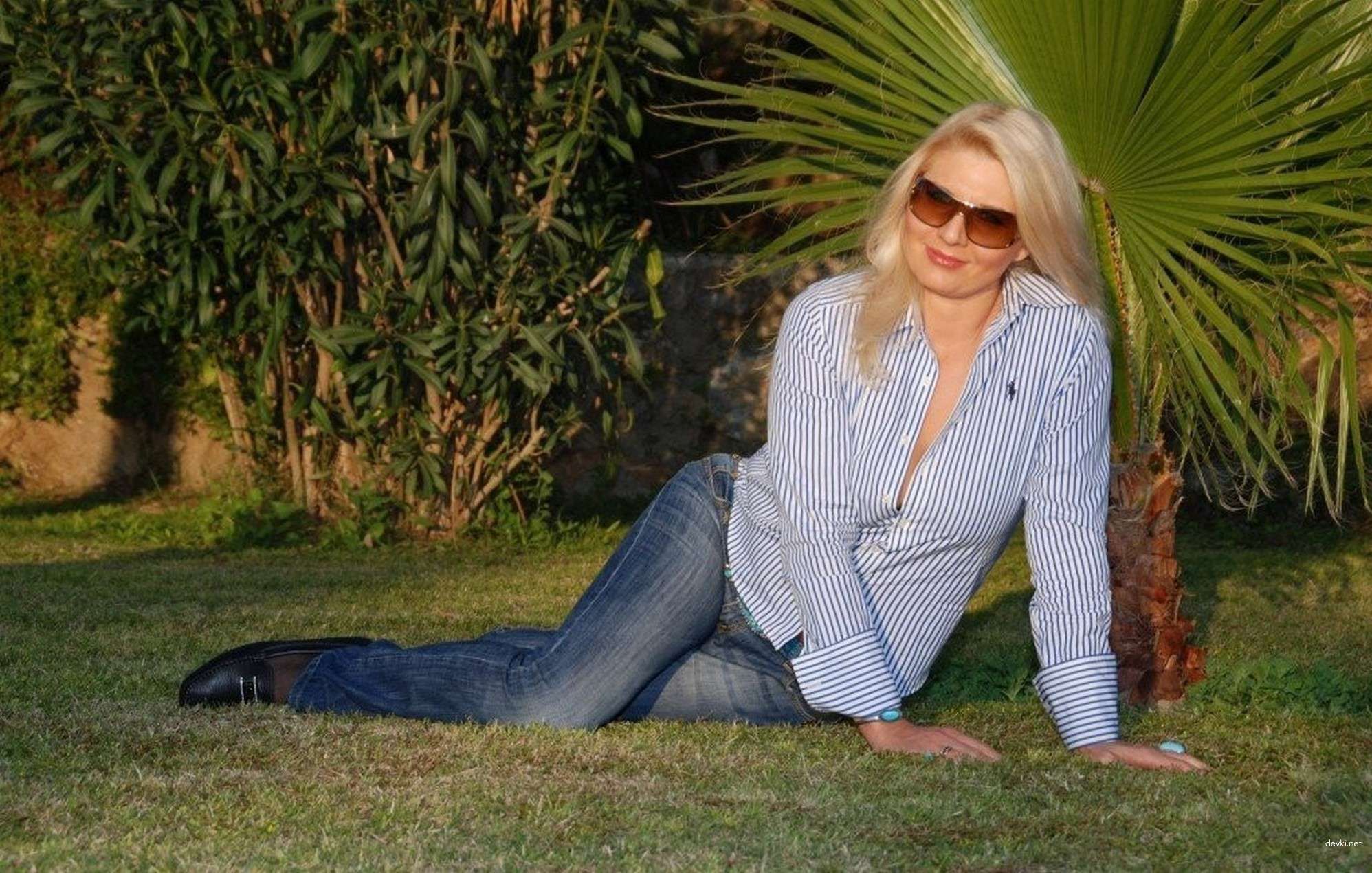 Seductive Blonde Amateur Porn Photos - Explicit XXX Content!