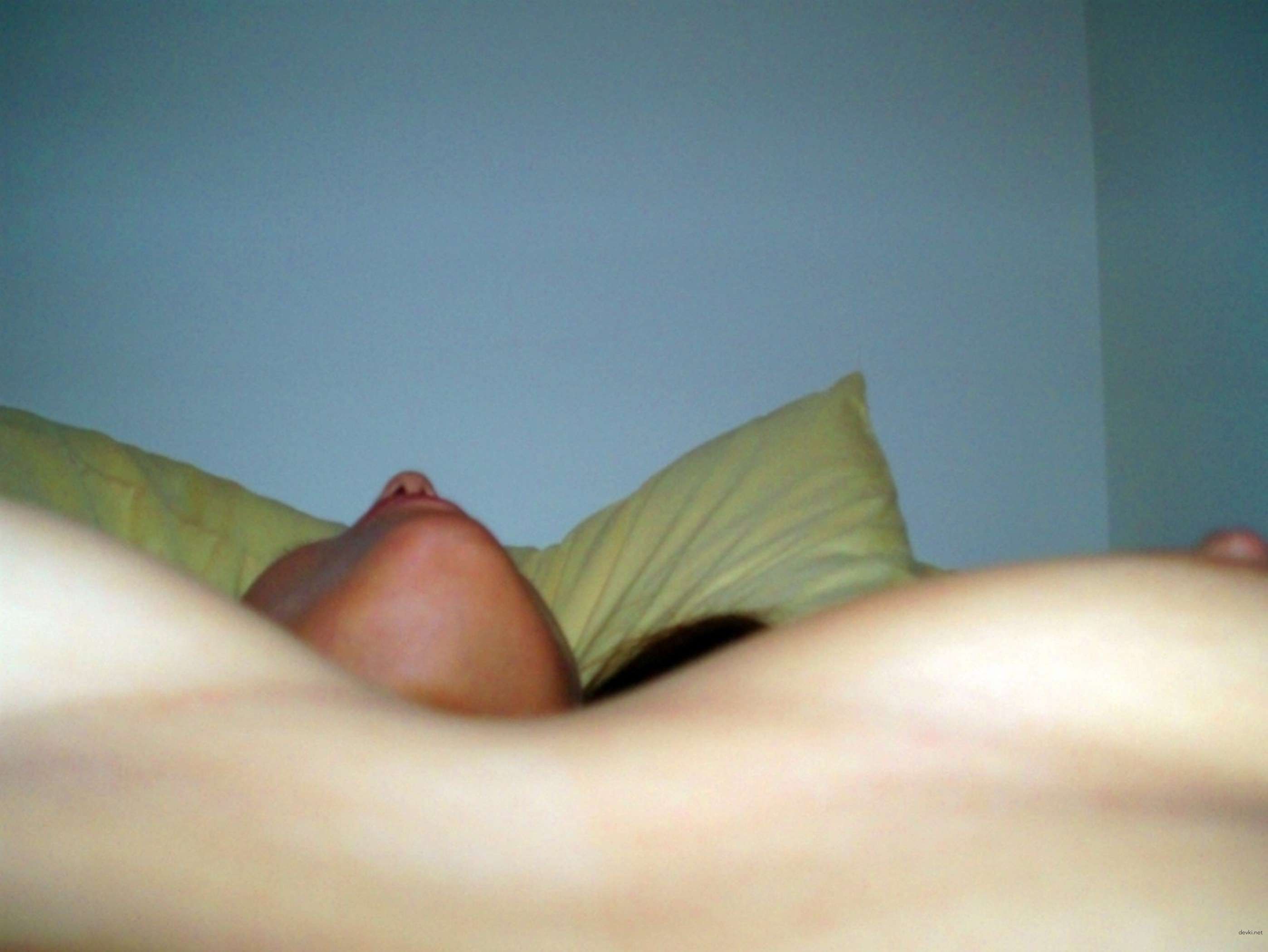 Stunning Naked Amateur Girl Exposed in Explicit Porn Photos