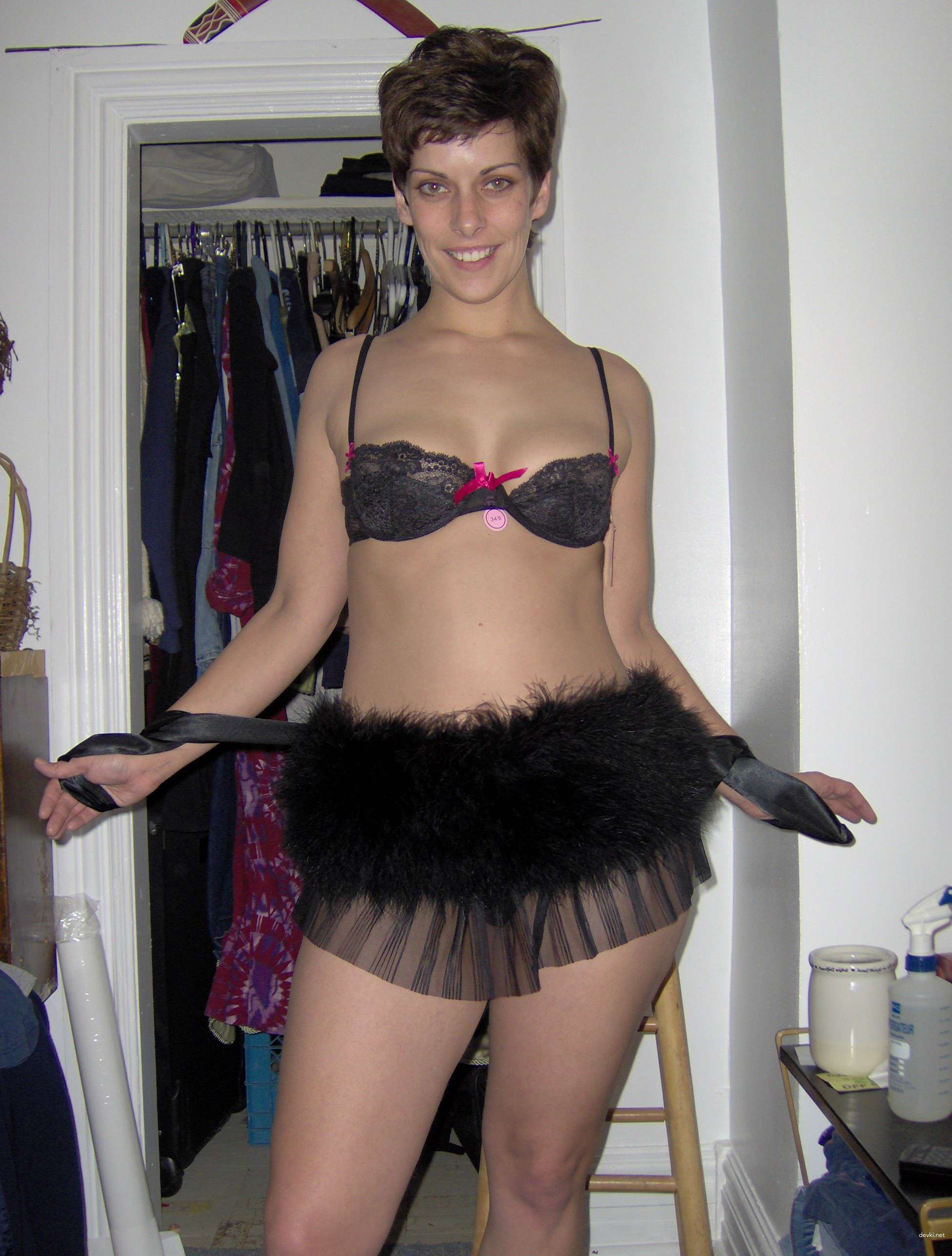 Amateur Home Entertainment: Explicit Homemade Porn Photos