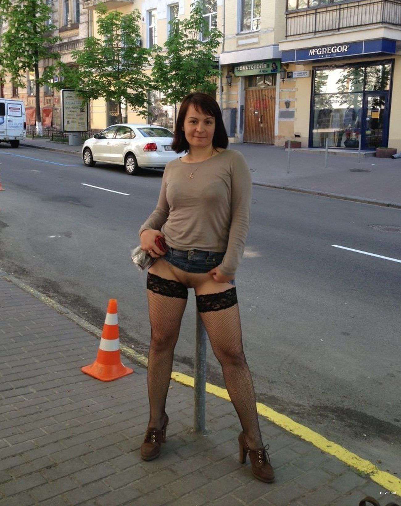 Explicit Nude Brunette in Stockings Amateur Photo