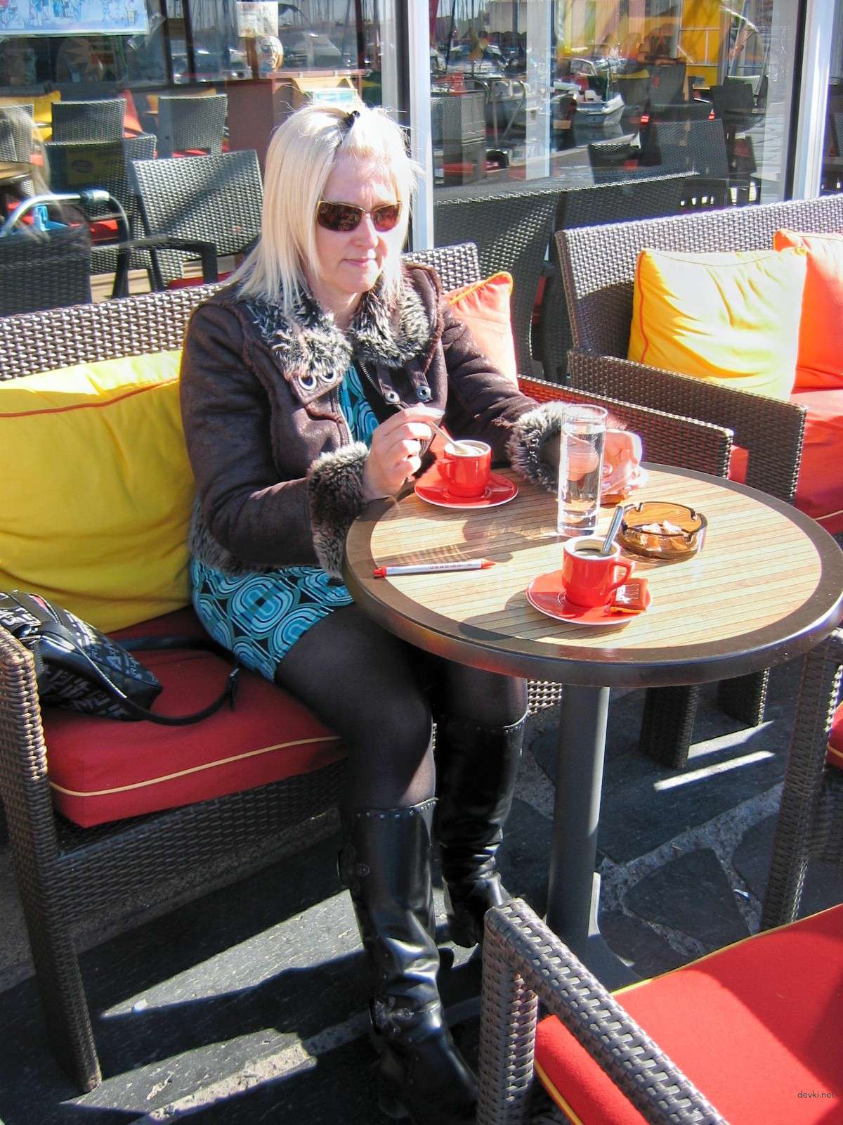 Mature Lady Strips - Explicit Amateur Porn Photo Set