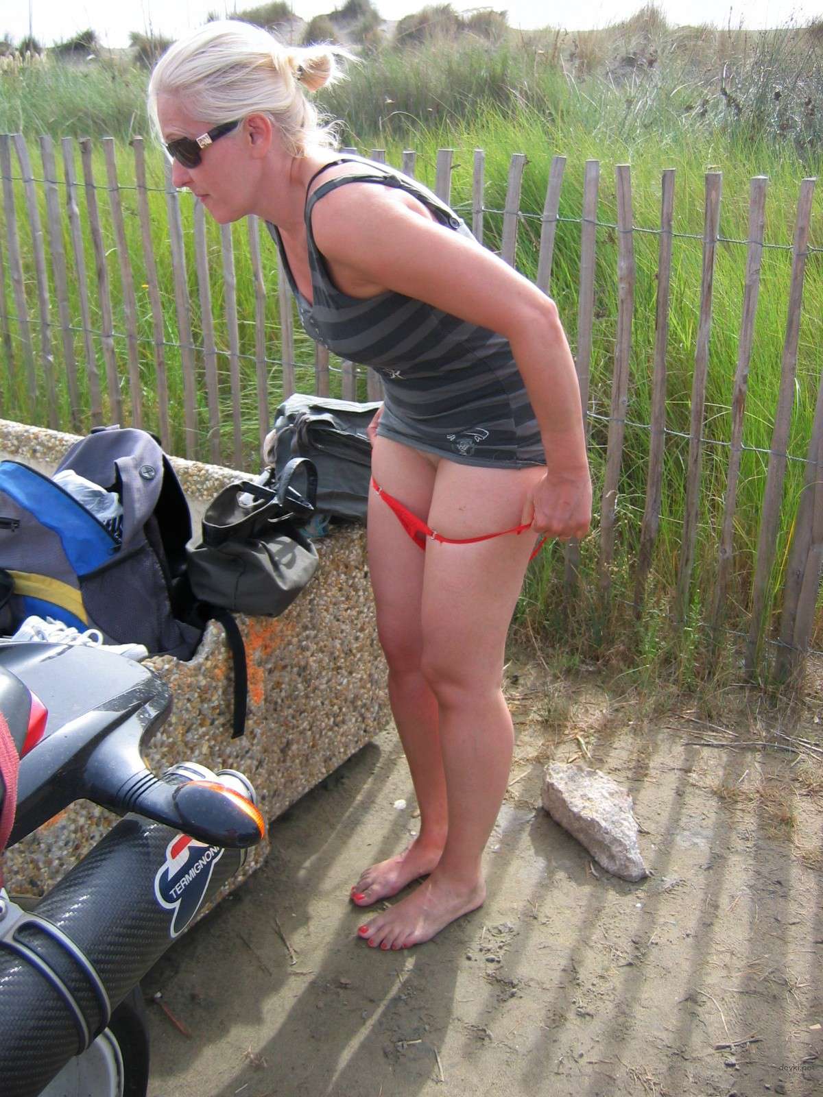 Mature Lady Strips - Explicit Amateur Porn Photo Set