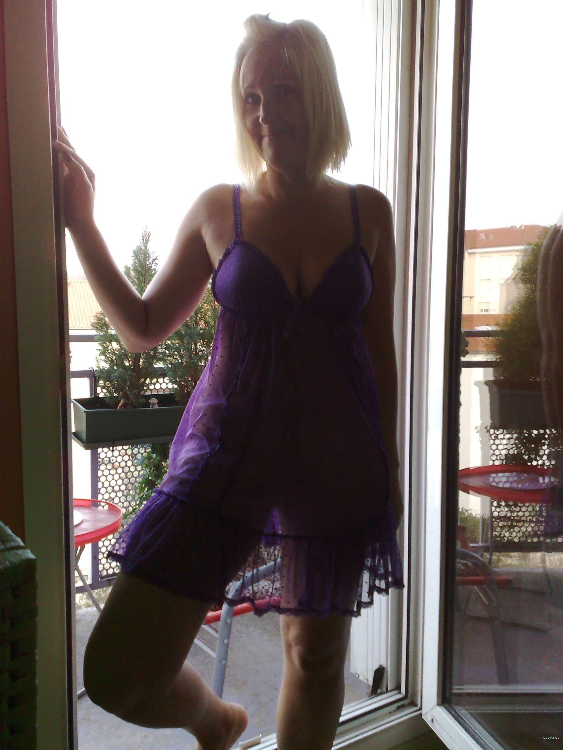 Mature Lady Strips - Explicit Amateur Porn Photo Set