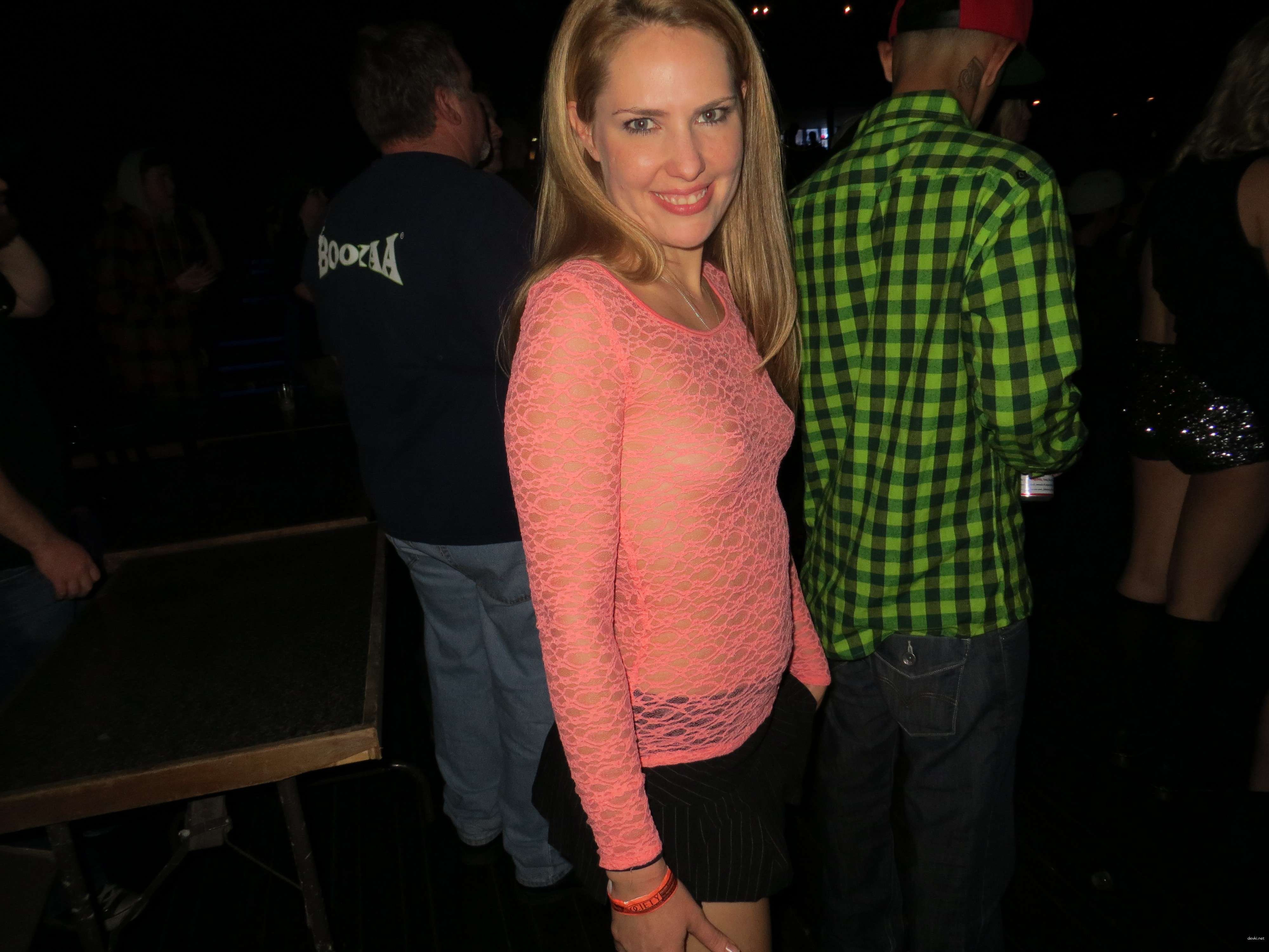 Girl flaunts her assets in public - Amateur porn pic